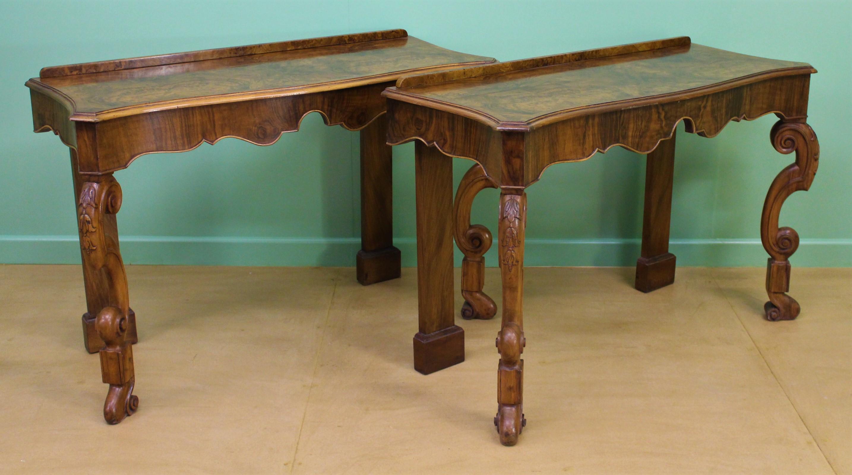 English Pair of Burr Walnut Console Tables In Good Condition In Poling, West Sussex