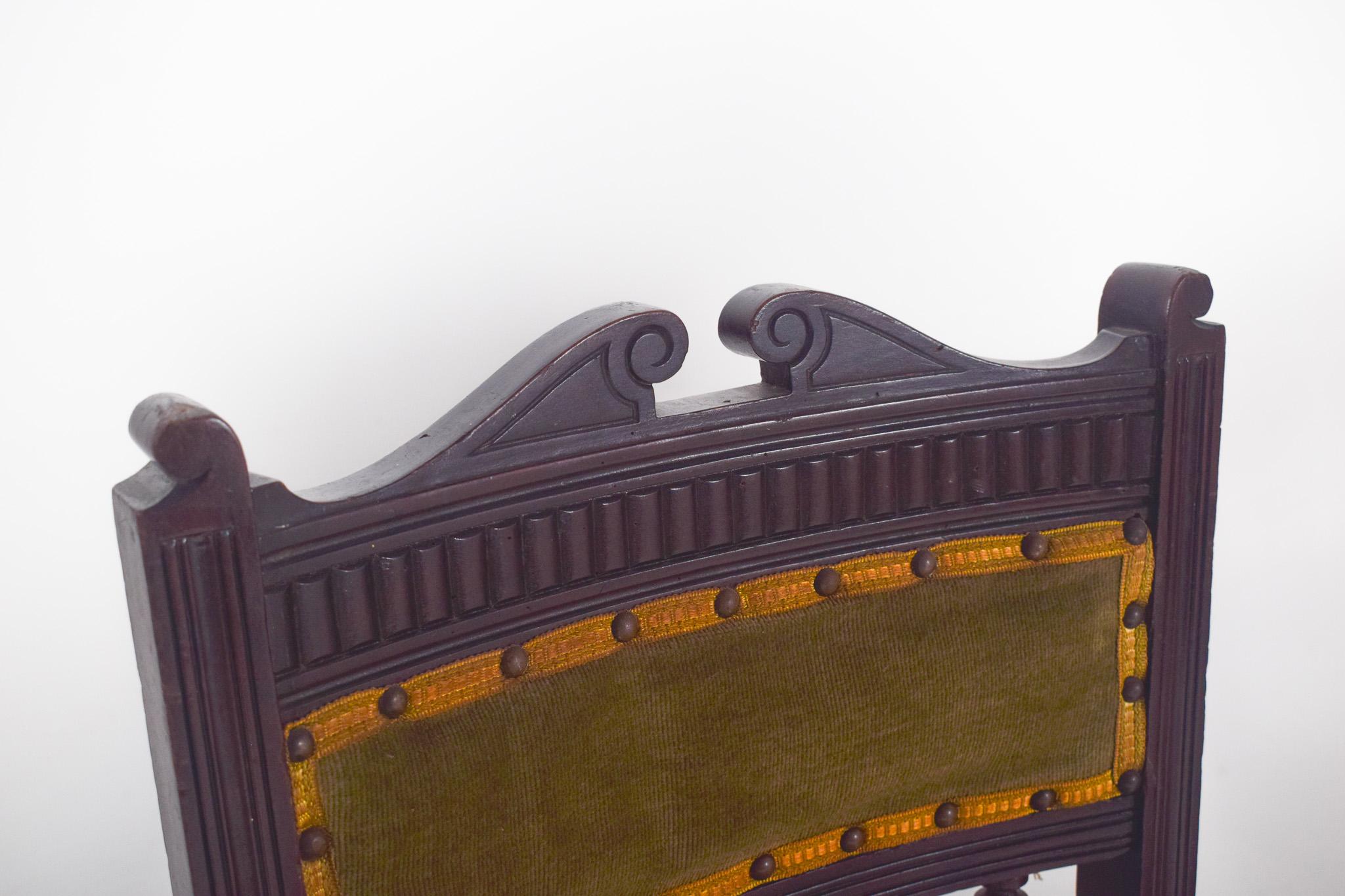 20ième siècle Paire de chaises anglaises pour vieilles dames en vente