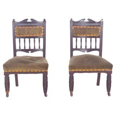 Paire de chaises anglaises pour vieilles dames