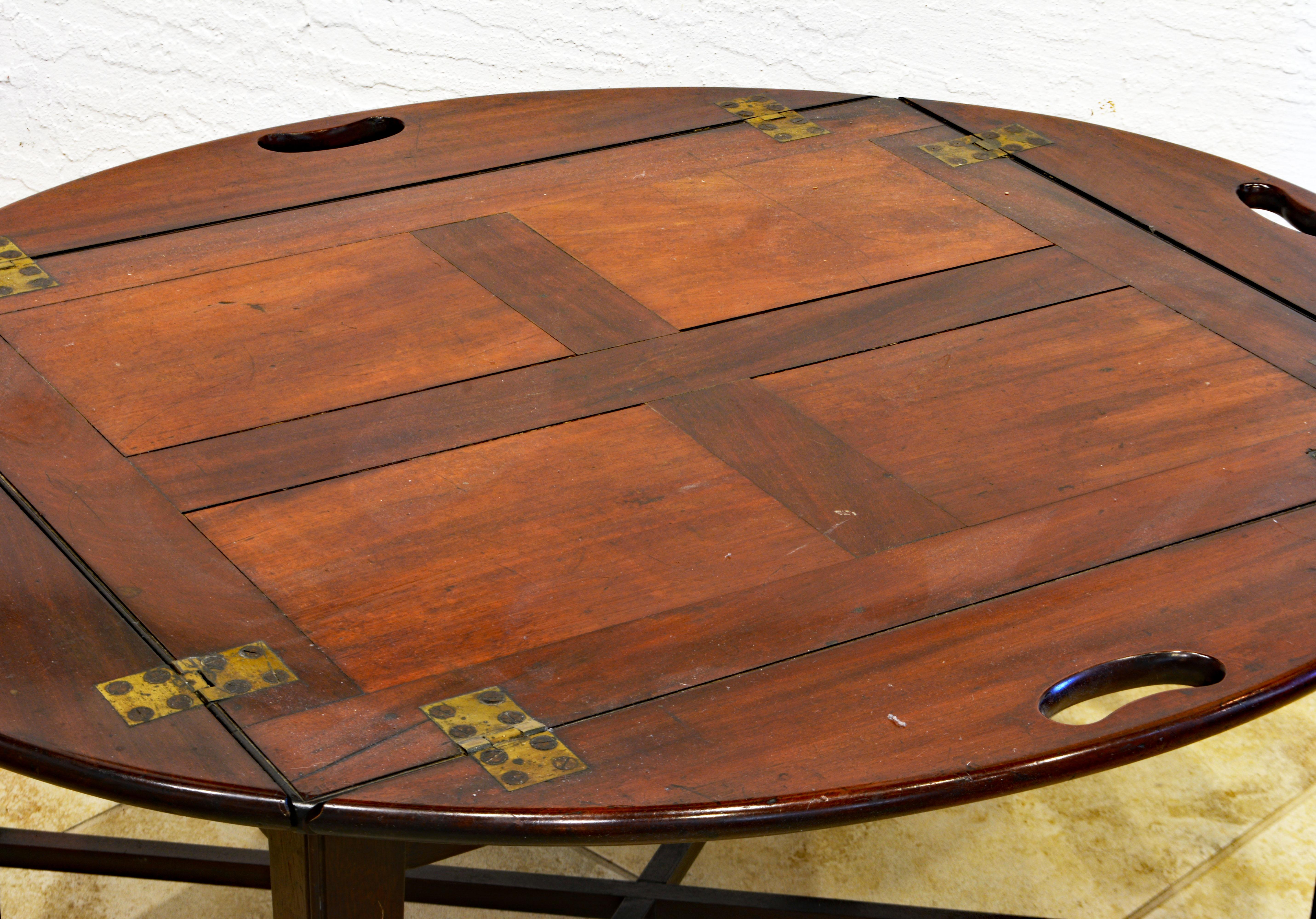 Georgian English Paneled Mahogany Oval Form Butler's Tray Coffee Table on Stand, 19th C