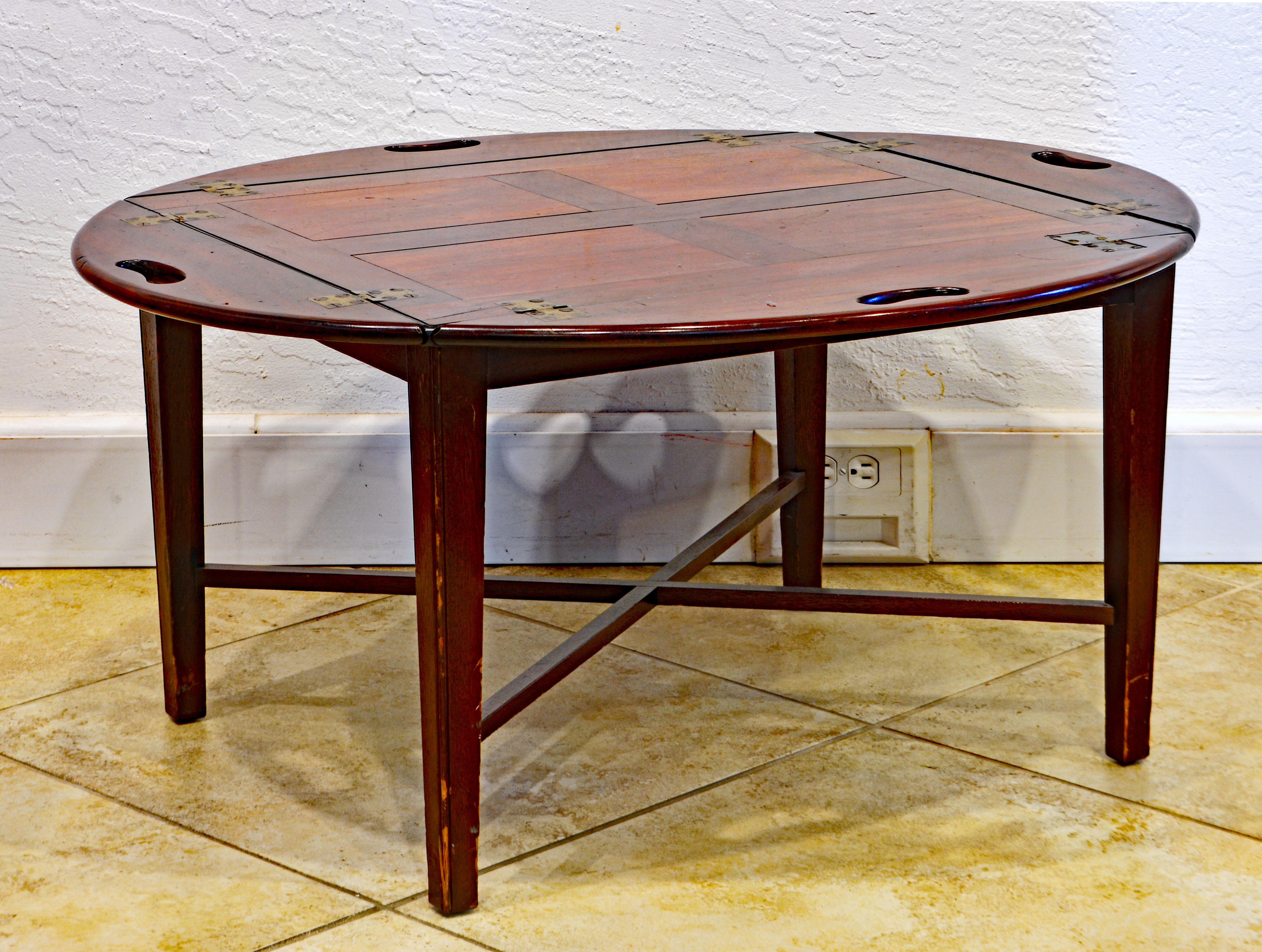 English Paneled Mahogany Oval Form Butler's Tray Coffee Table on Stand, 19th C In Good Condition In Ft. Lauderdale, FL