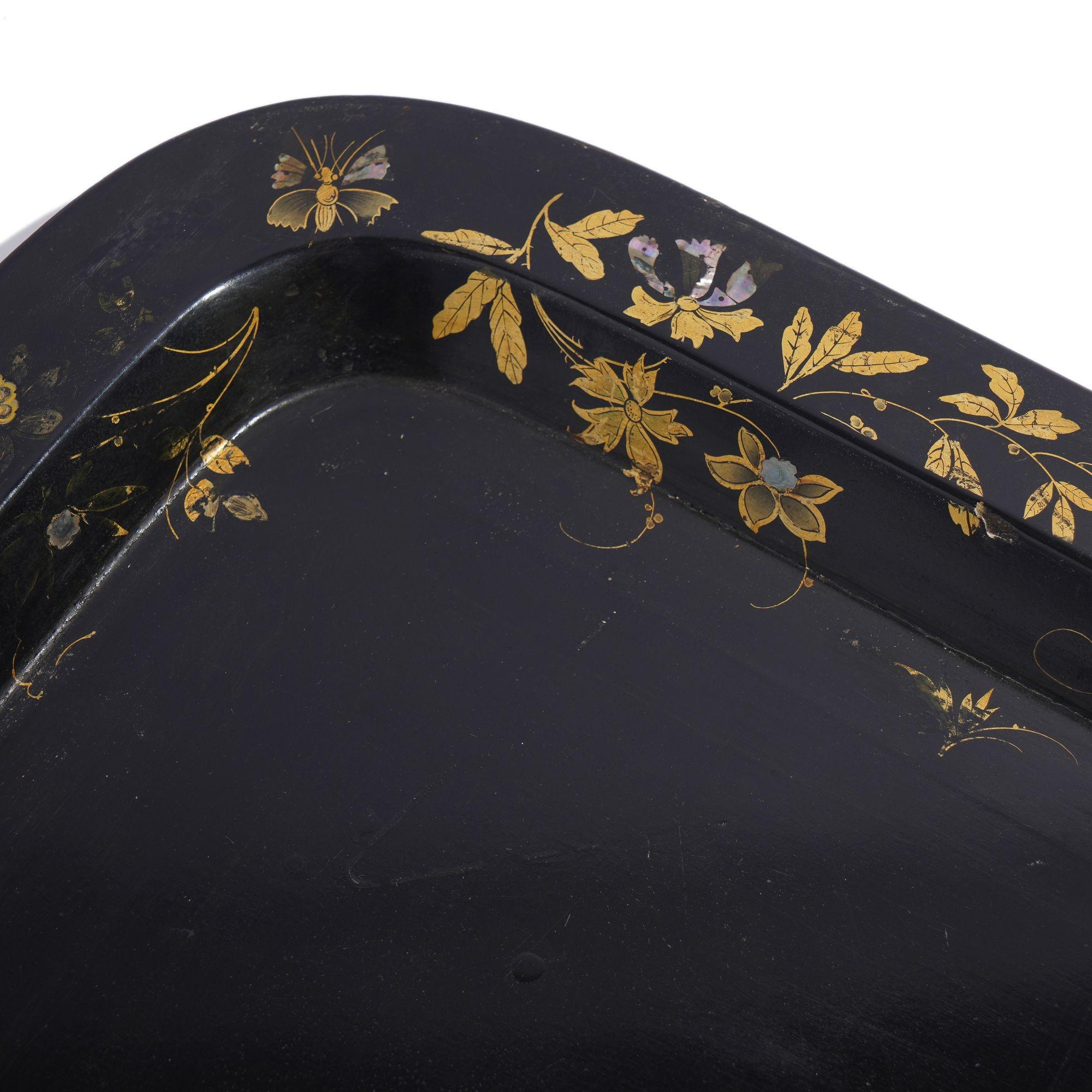 English paper mache tea tray, c. 1830 In Good Condition In Kenilworth, IL