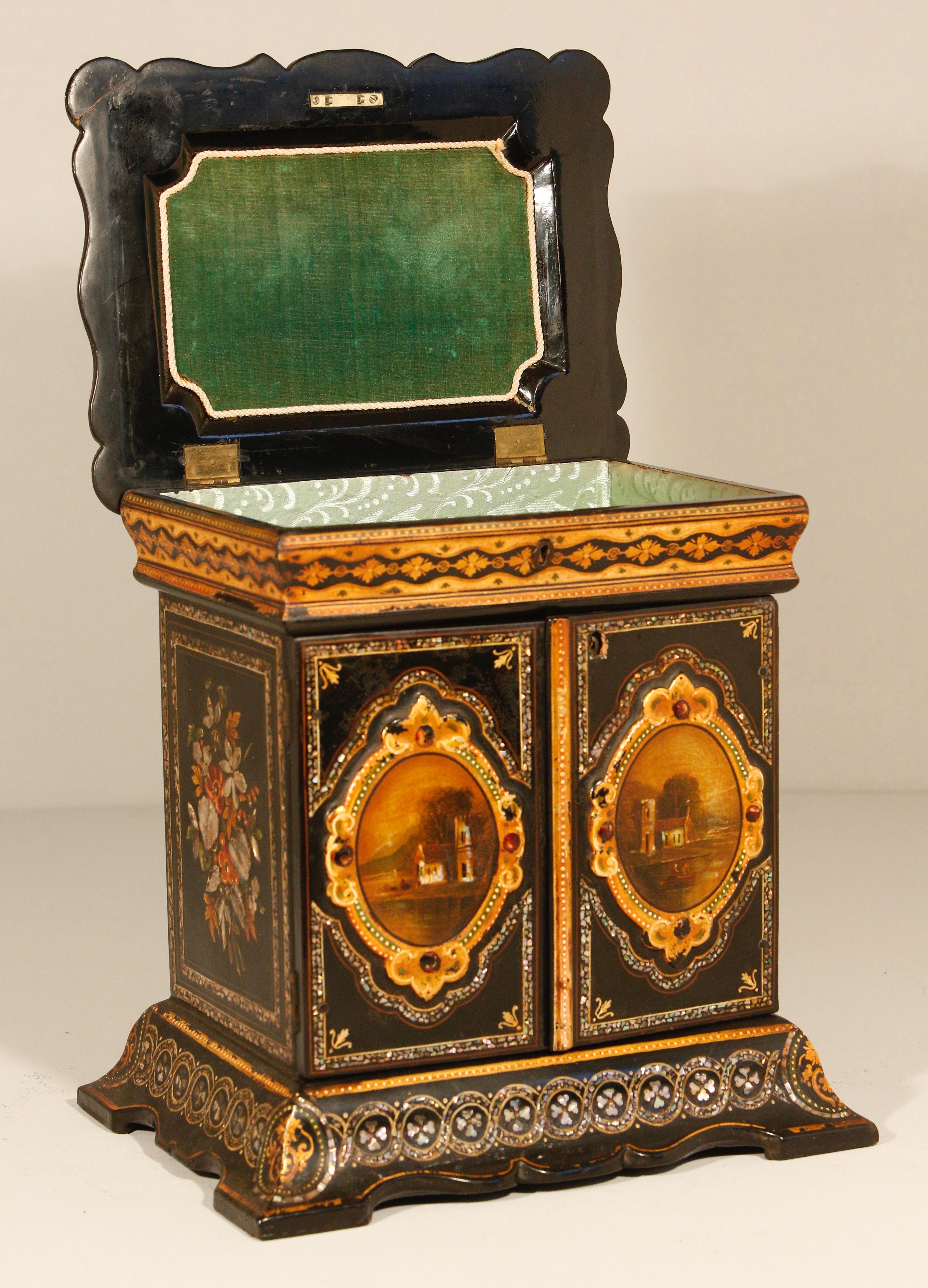 Englische Pappmaché-Schmuck-Nähkabinett-Box CIRCA 1860 (Mosaik) im Angebot
