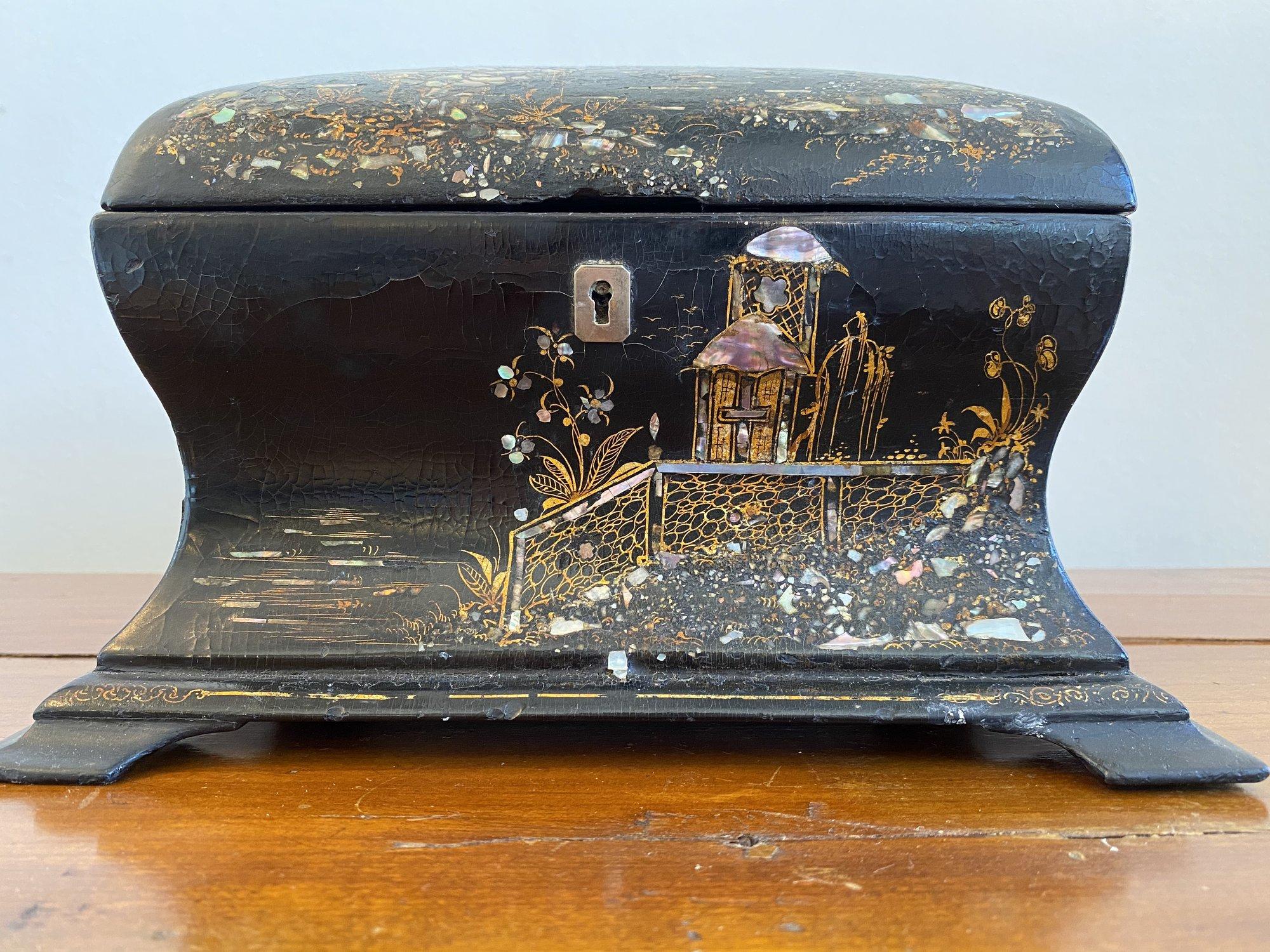 Mother-of-Pearl English Papier Mâché Tea Caddy, circa 1825-1838