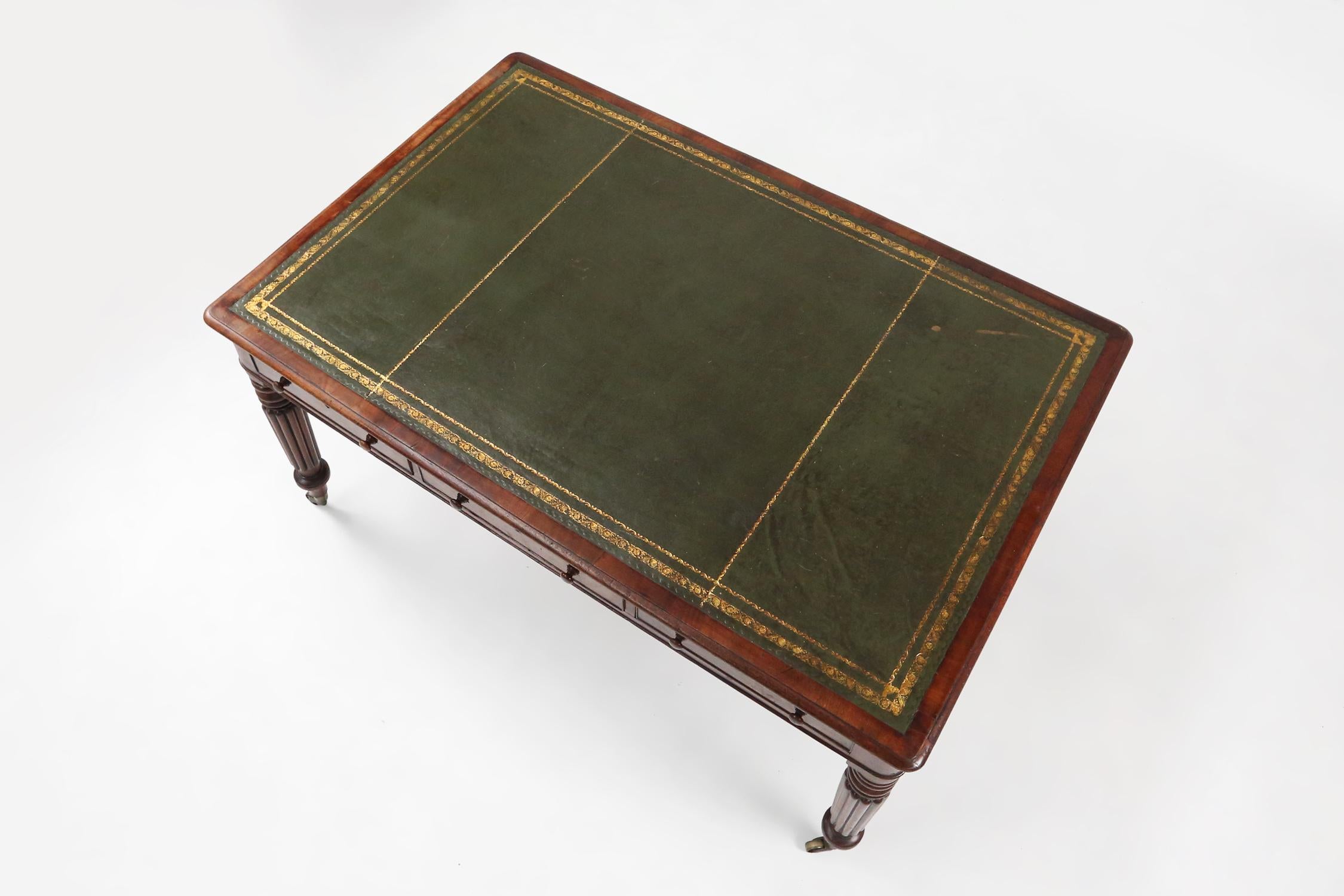  English partner writing table with green leather decorated surface, ca. 1870 For Sale 6