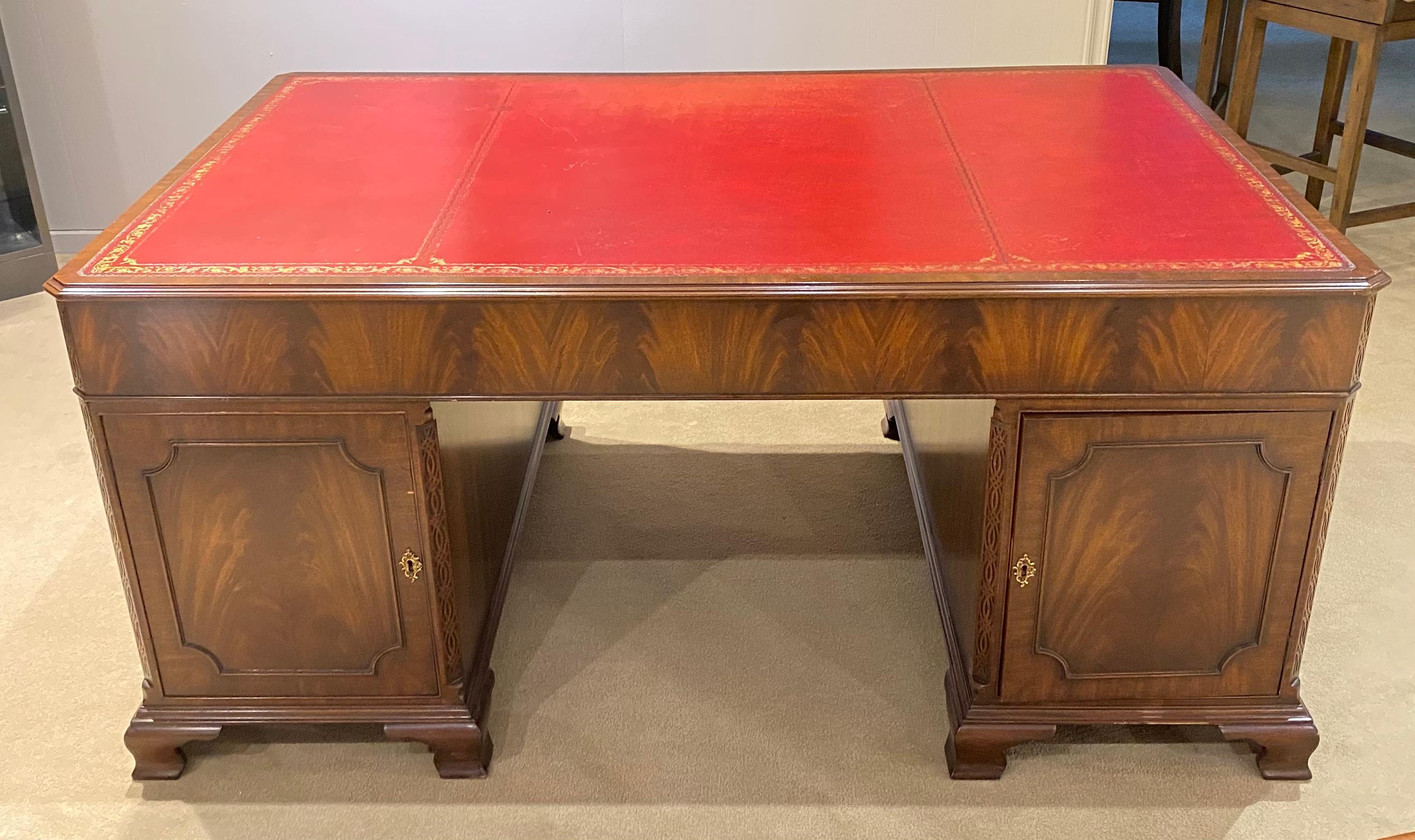 20th Century English Partners desk, Georgian style with red skiver top