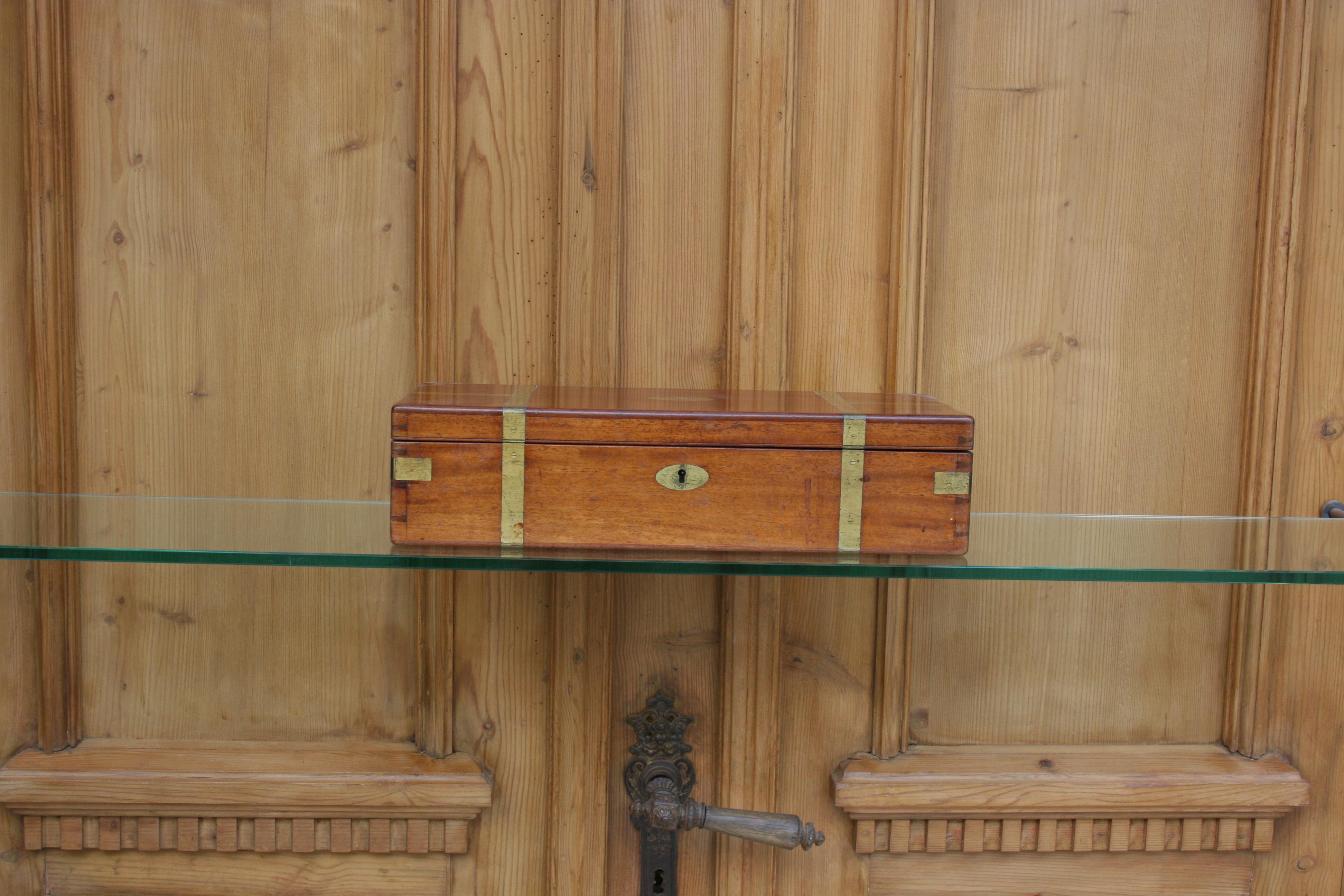 English Pathologist Box Made of Mahogany with Brass, Including Instruments For Sale 4