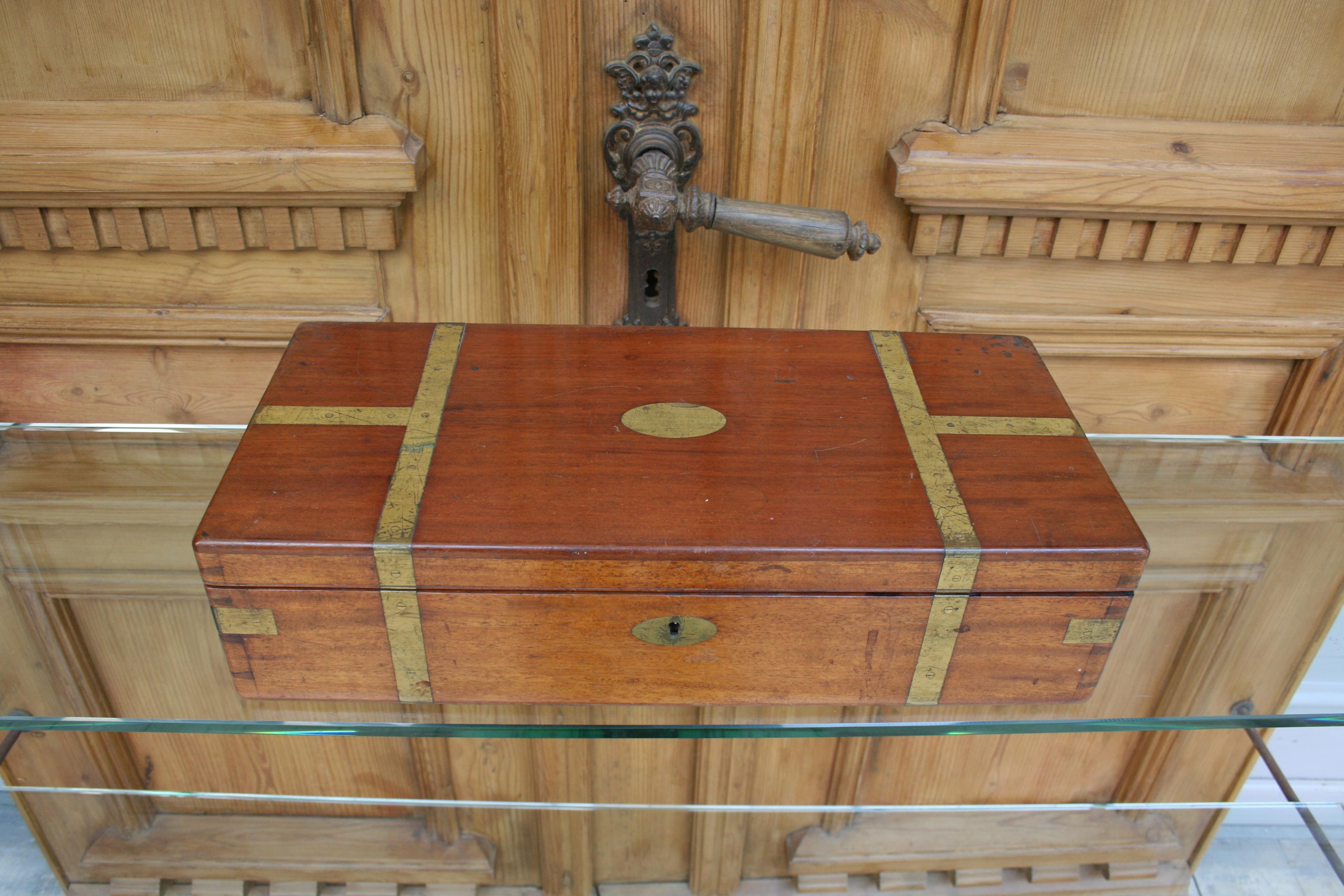 English Pathologist Box Made of Mahogany with Brass, Including Instruments For Sale 3