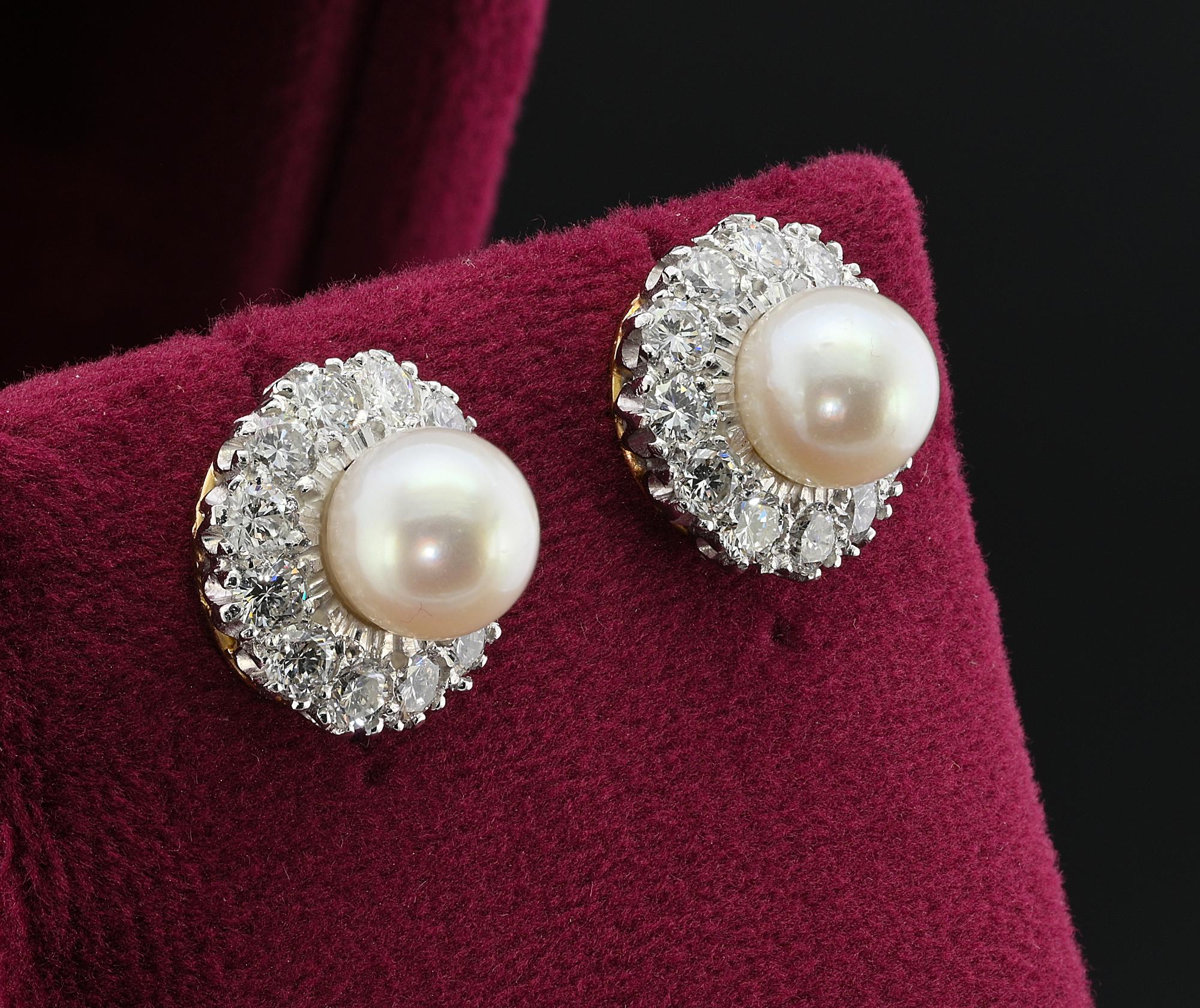 Brilliant Cut English Pearl 2.40 Ct Diamond G VVS Daisy Stud Earrings For Sale