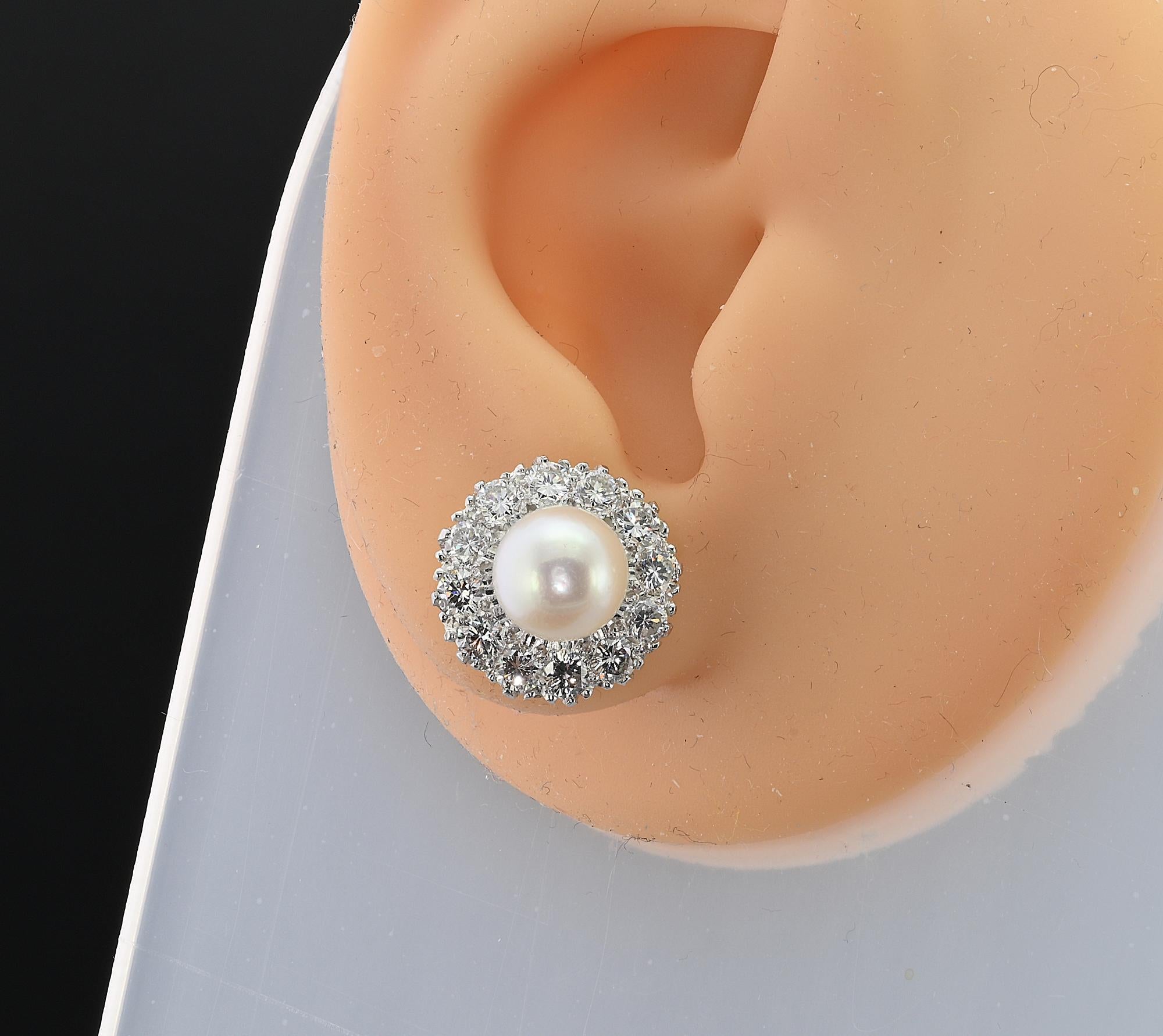 English Pearl 2.40 Ct Diamond G VVS Daisy Stud Earrings For Sale 2