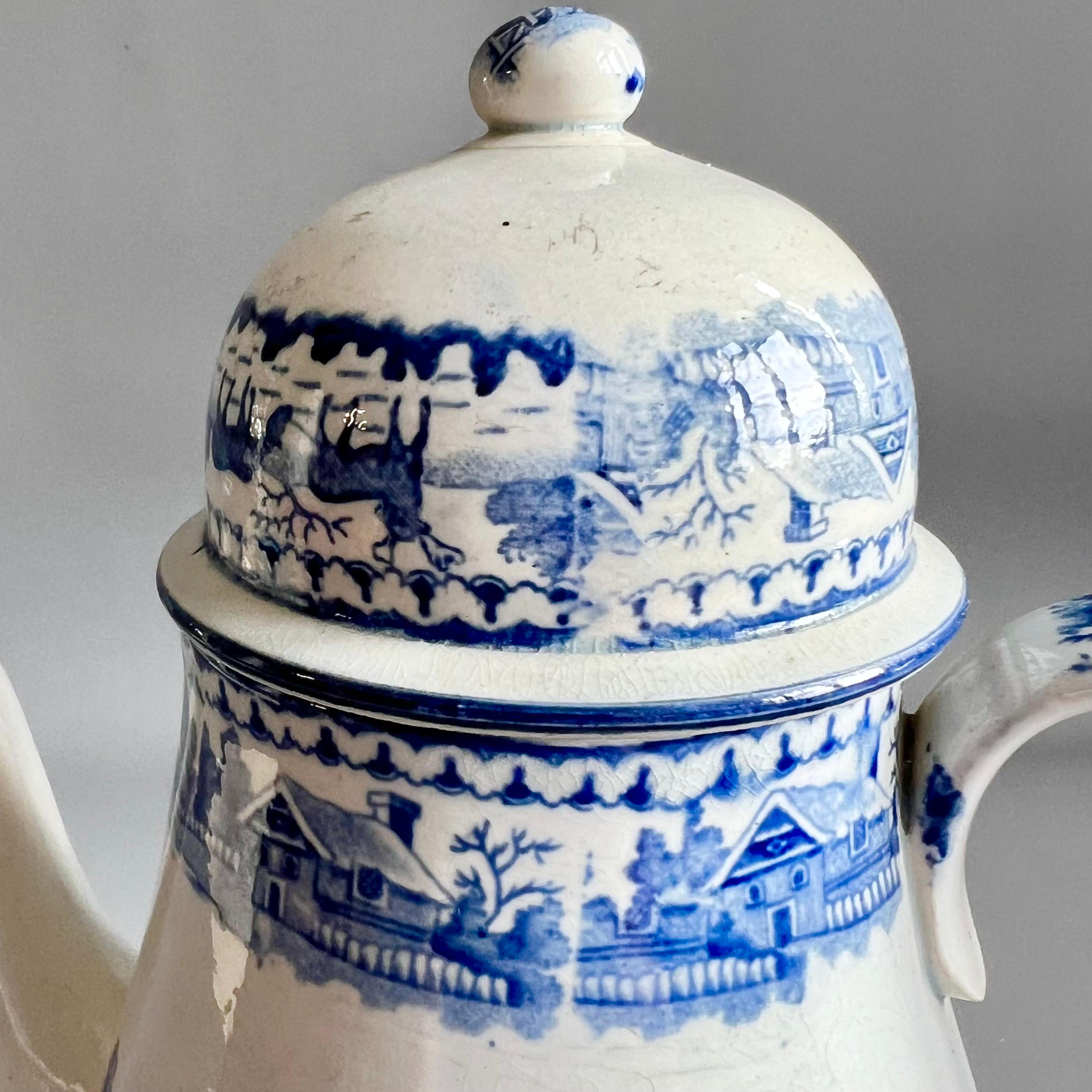 Cafetera inglesa de cerámica de perlas, transferencias azules, gamo en la nieve, 1800-1820 en venta 3