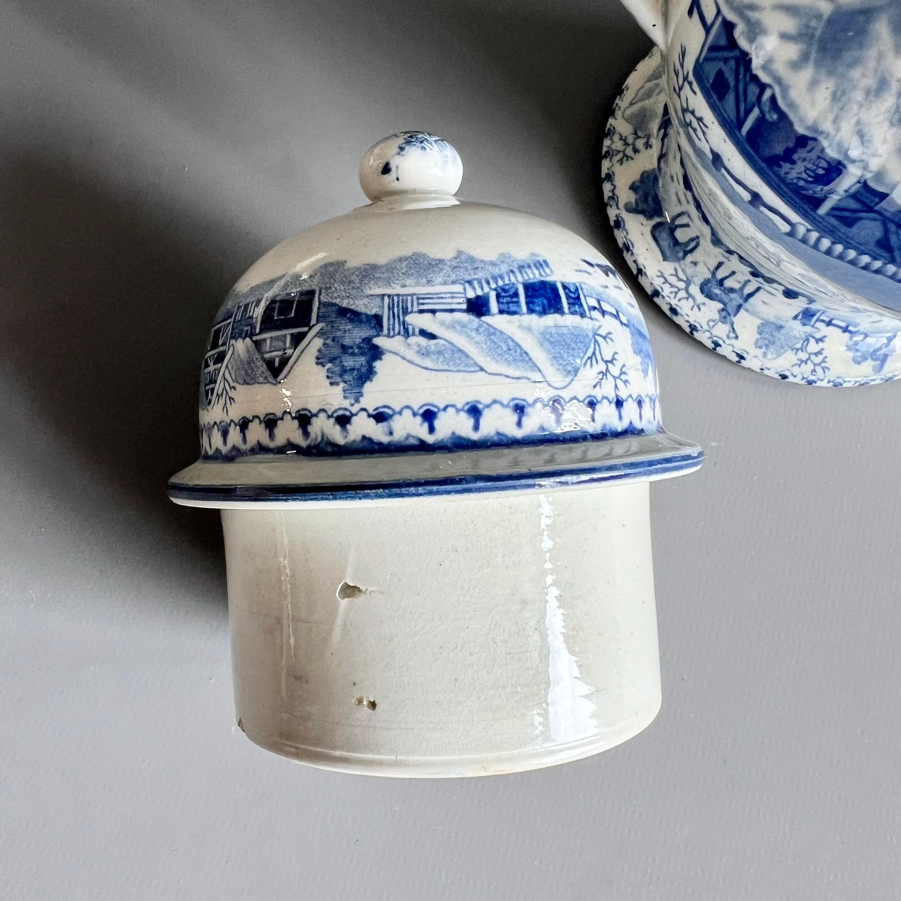 Cafetera inglesa de cerámica de perlas, transferencias azules, gamo en la nieve, 1800-1820 en venta 9