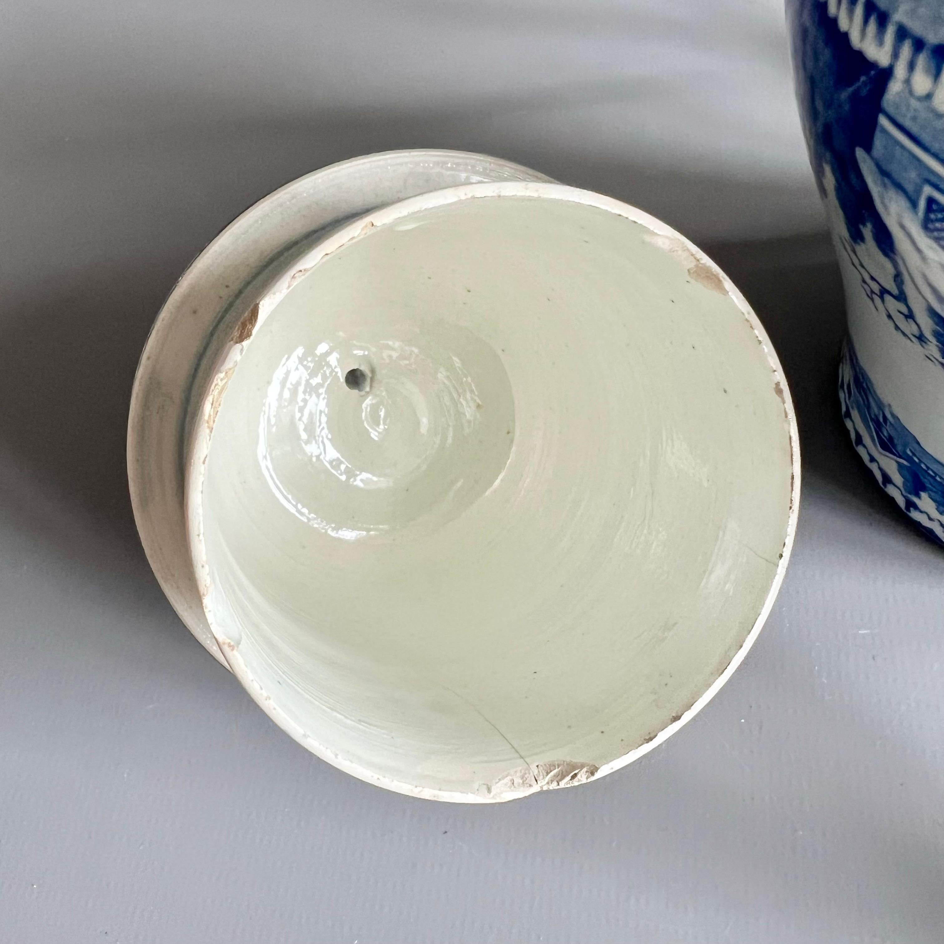 Cafetera inglesa de cerámica de perlas, transferencias azules, gamo en la nieve, 1800-1820 en venta 10