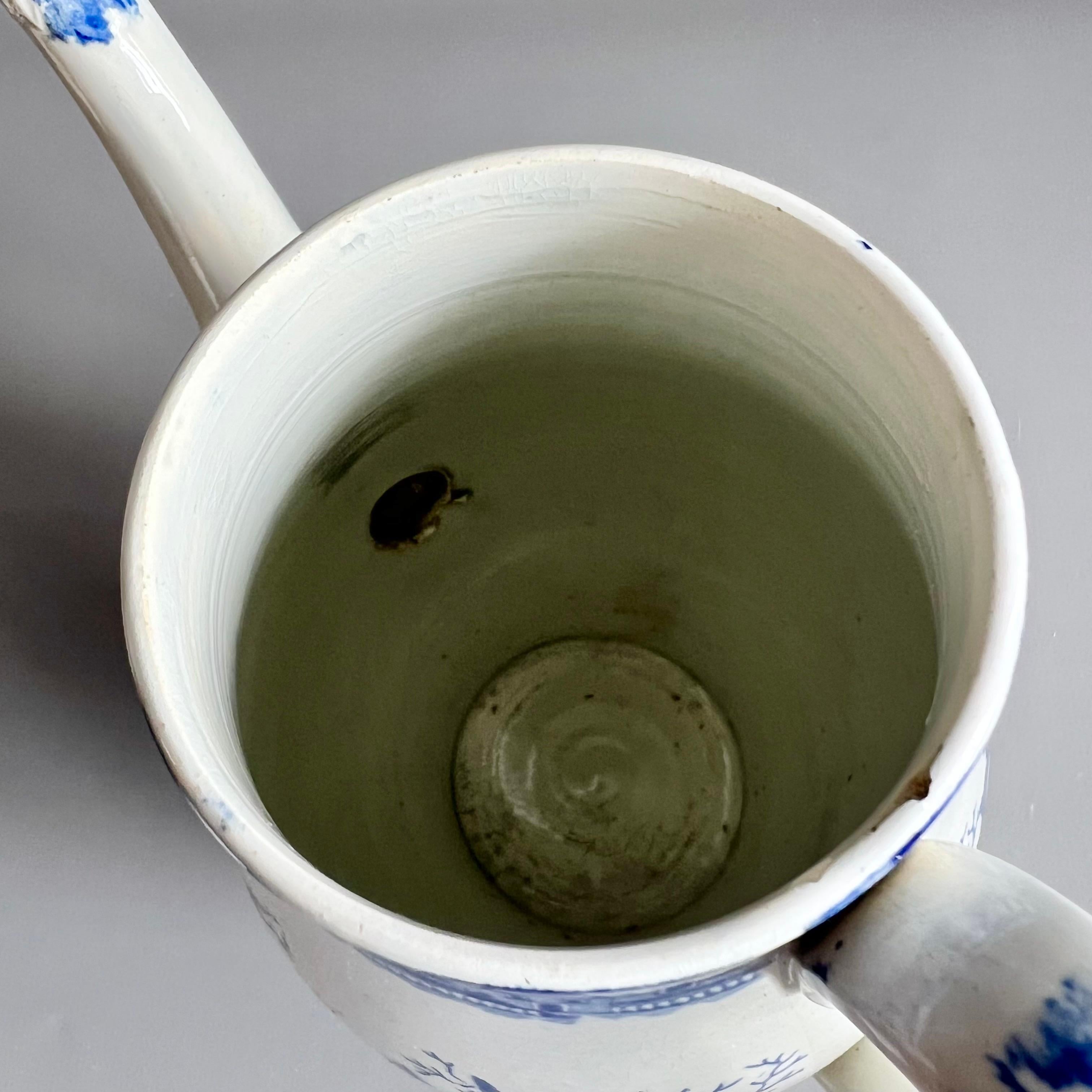 Cafetera inglesa de cerámica de perlas, transferencias azules, gamo en la nieve, 1800-1820 en venta 11