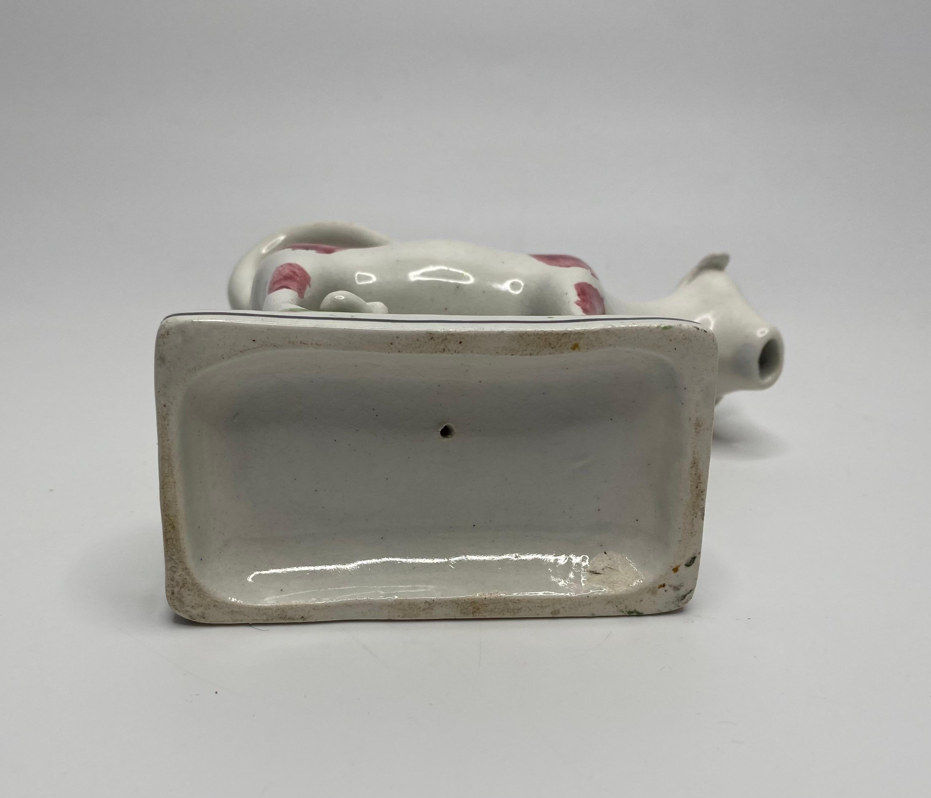 English pearlware cow creamer, c. 1830. In Good Condition In Gargrave, North Yorkshire