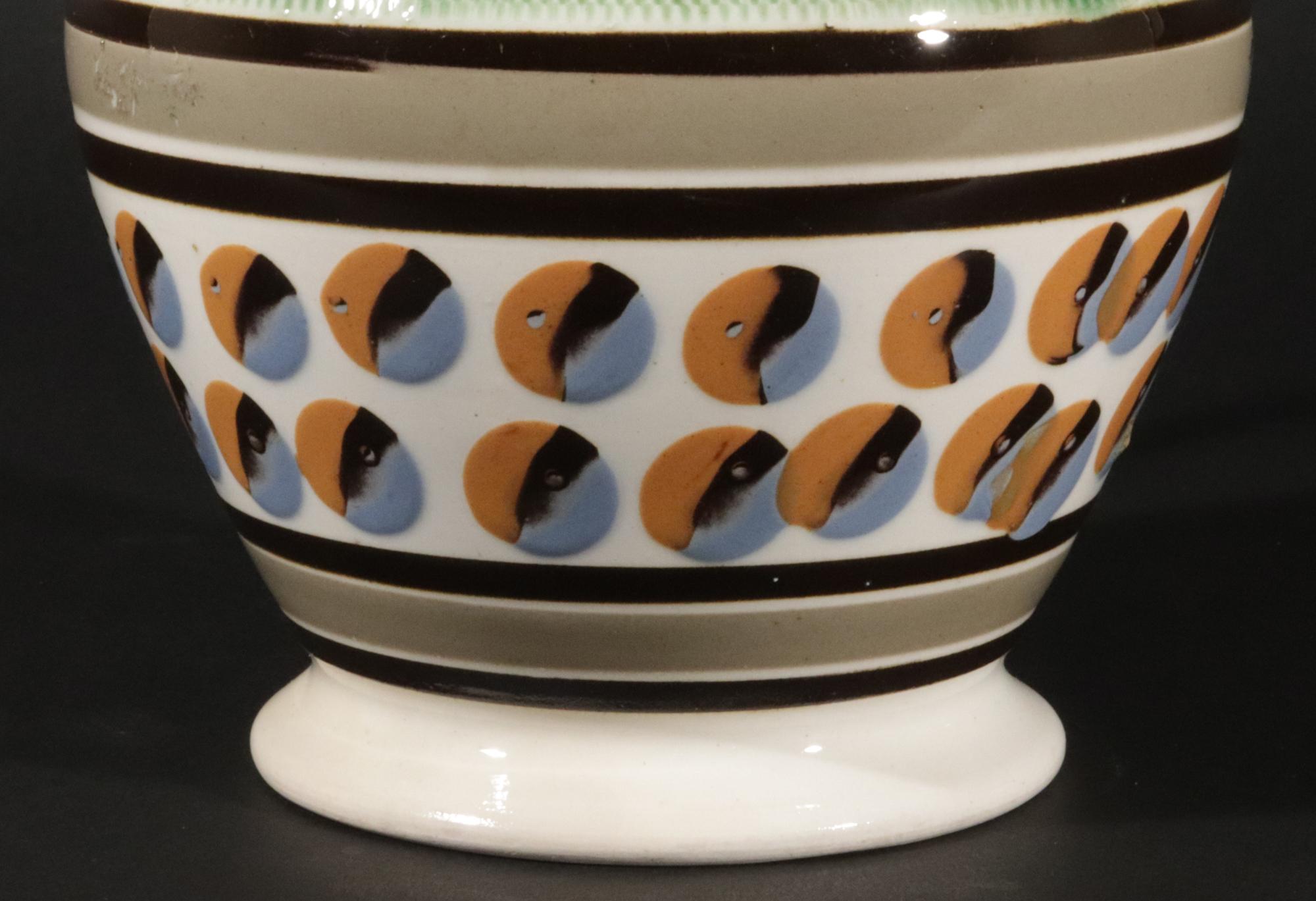 English Pearlware Mocha Keramik Krug mit Katzenaugen-Design im Angebot 3
