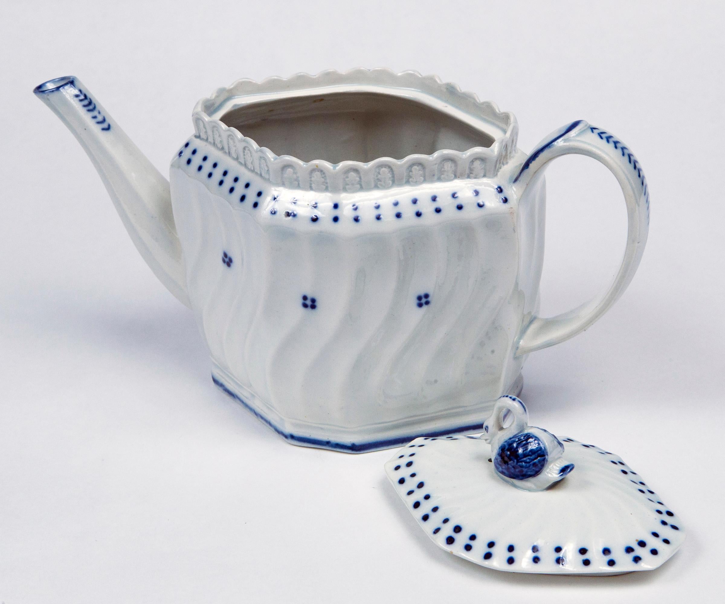 English Pearlware Tea Set, Early 19th Century For Sale 5