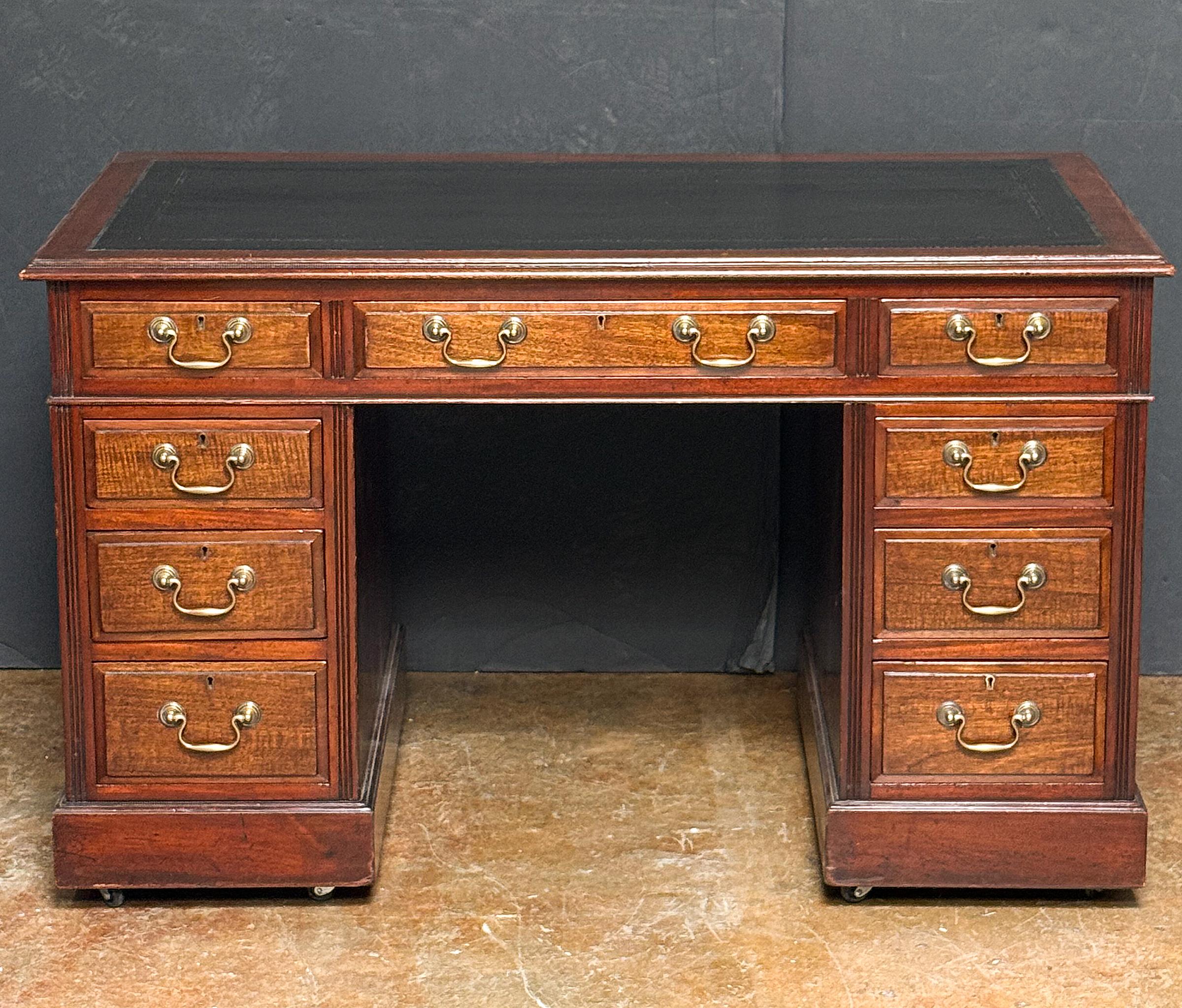 English Pedestal Desk of Mahogany with Embossed Leather Top For Sale 2