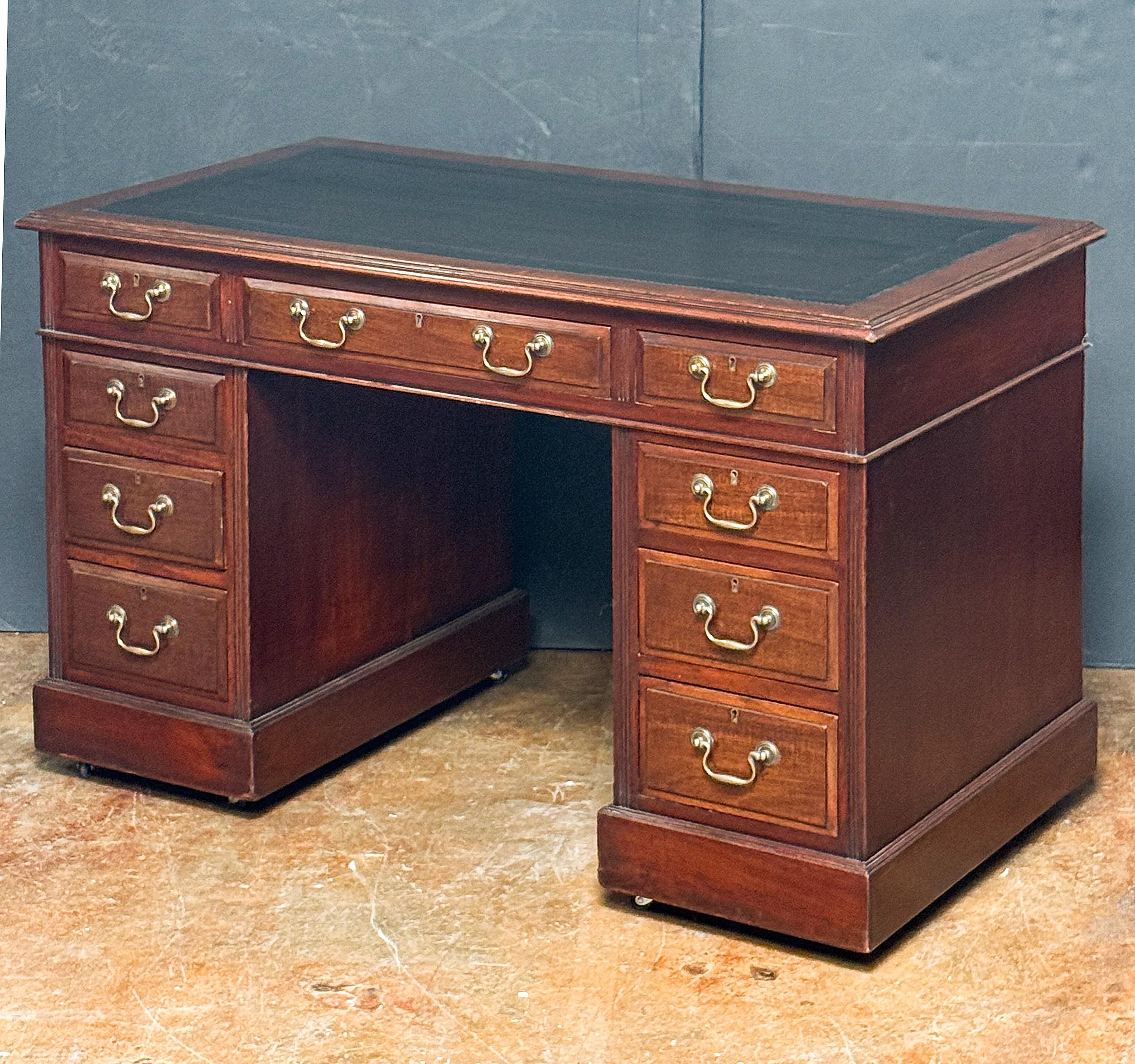 English Pedestal Desk of Mahogany with Embossed Leather Top For Sale 3