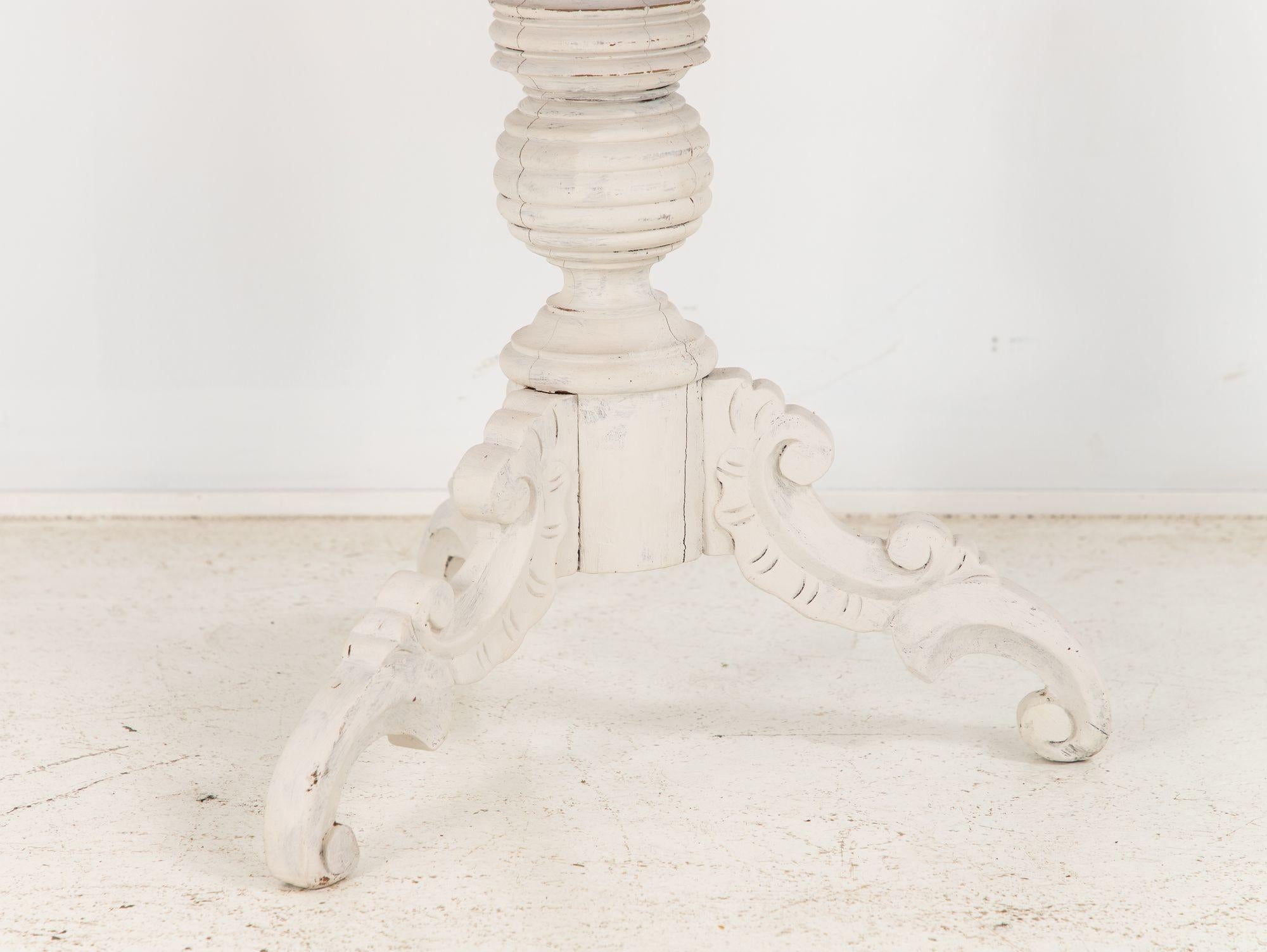 English Pedestal table, late 19th Century For Sale 6
