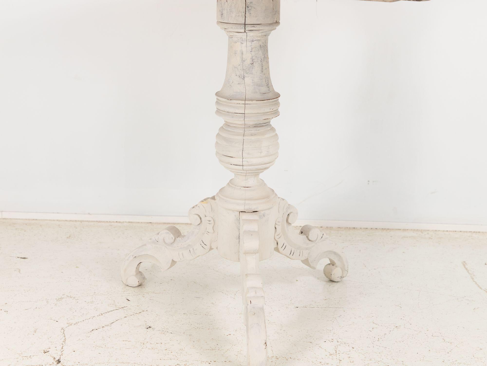 English Pedestal table, late 19th Century For Sale 9