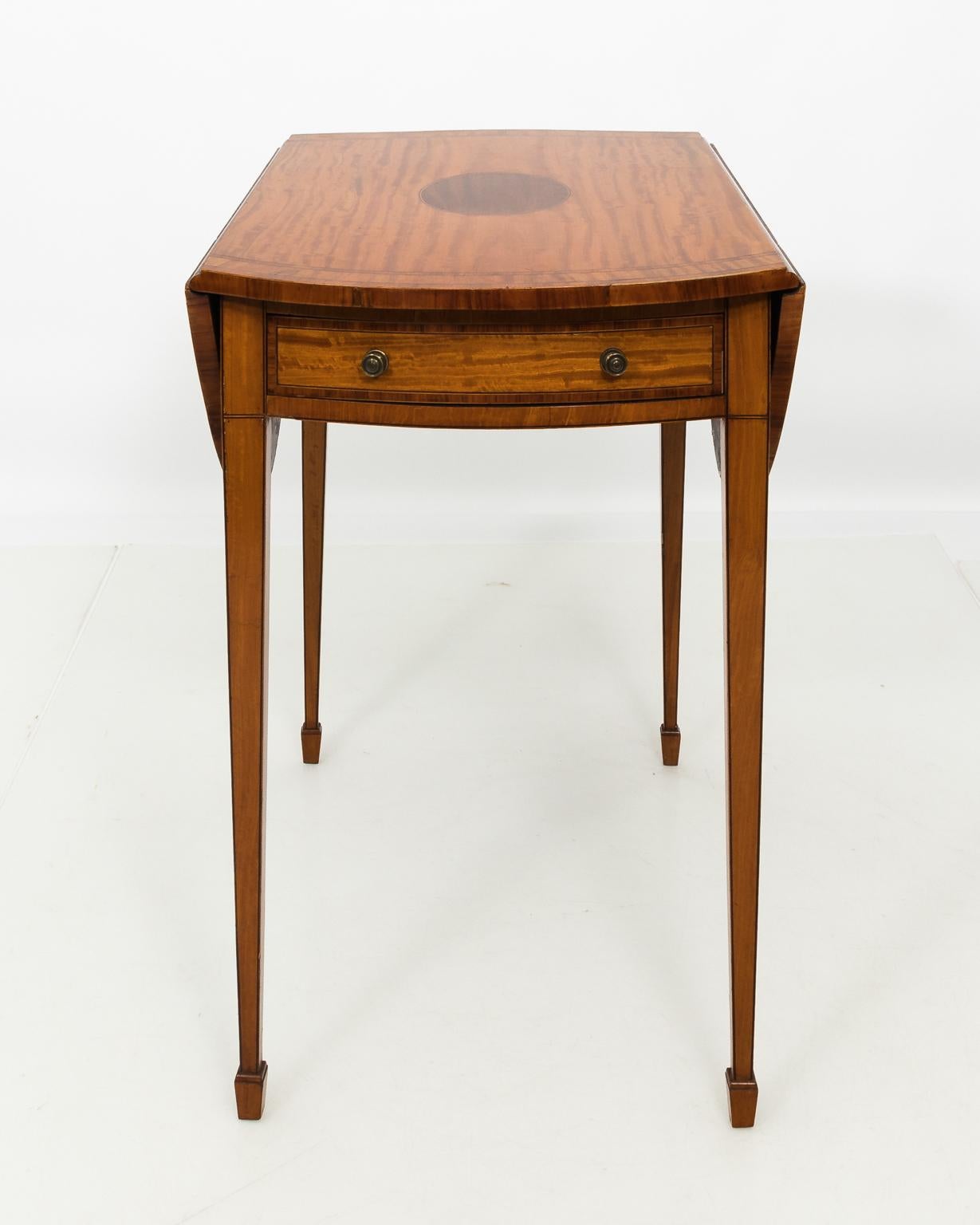 English Pembroke Table In Good Condition In Stamford, CT