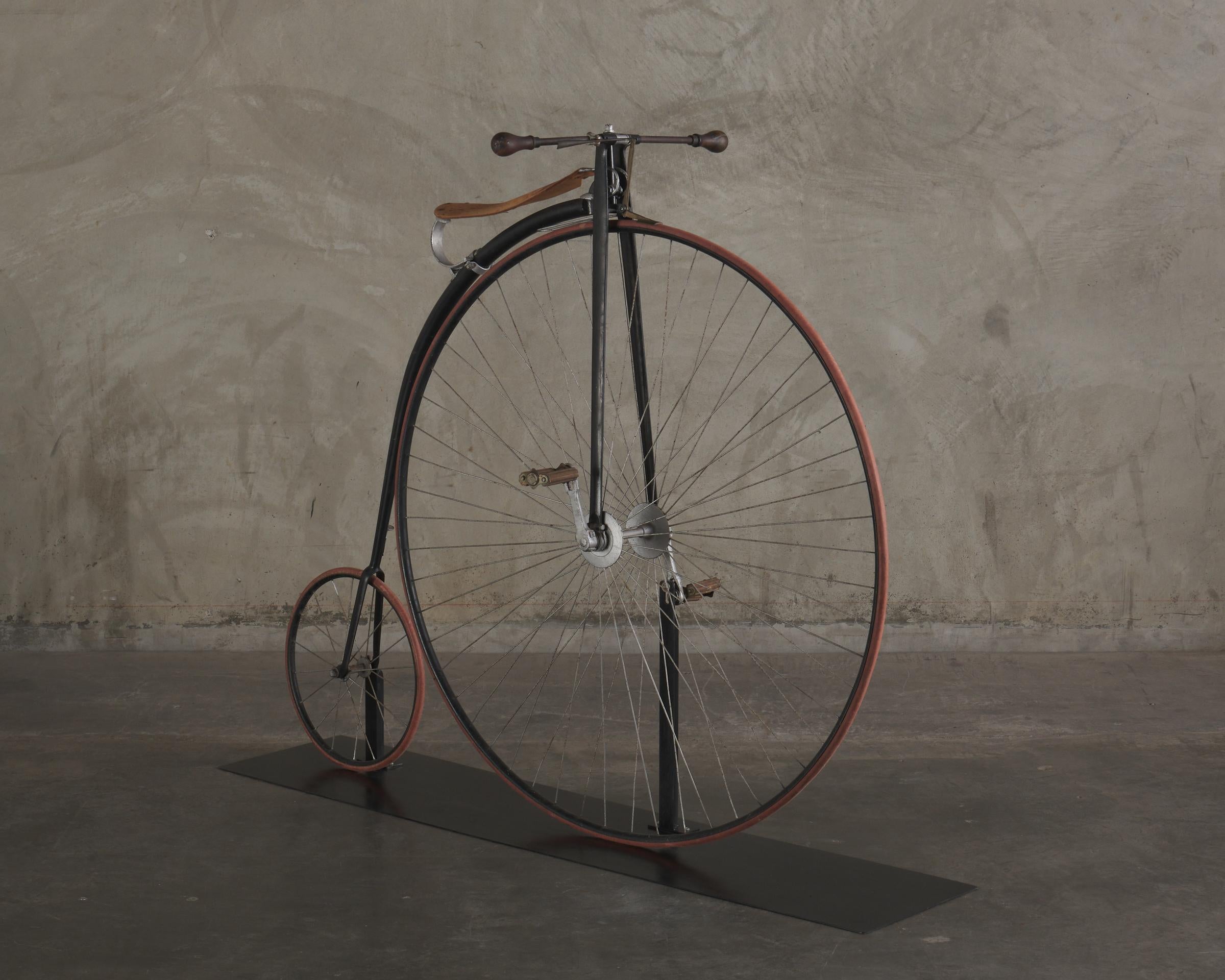 Inglese English Pennyfarthing High Wheel Bicycle, 1870-1880 in vendita