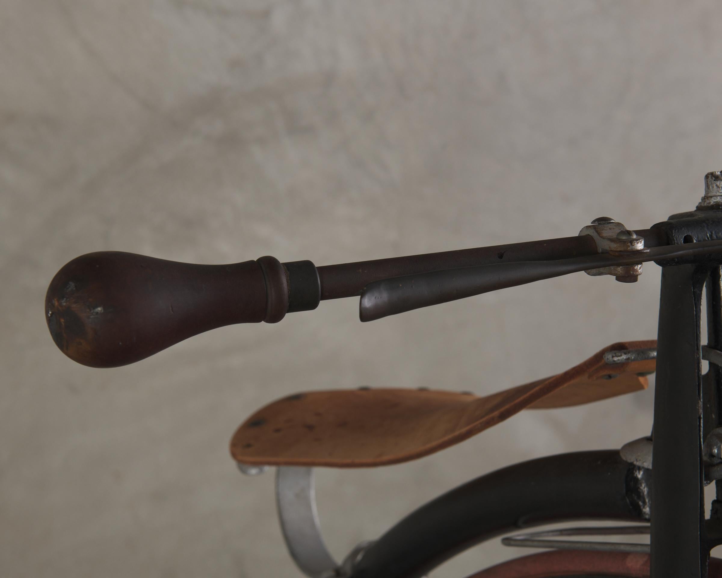 Alluminio English Pennyfarthing High Wheel Bicycle, 1870-1880 in vendita