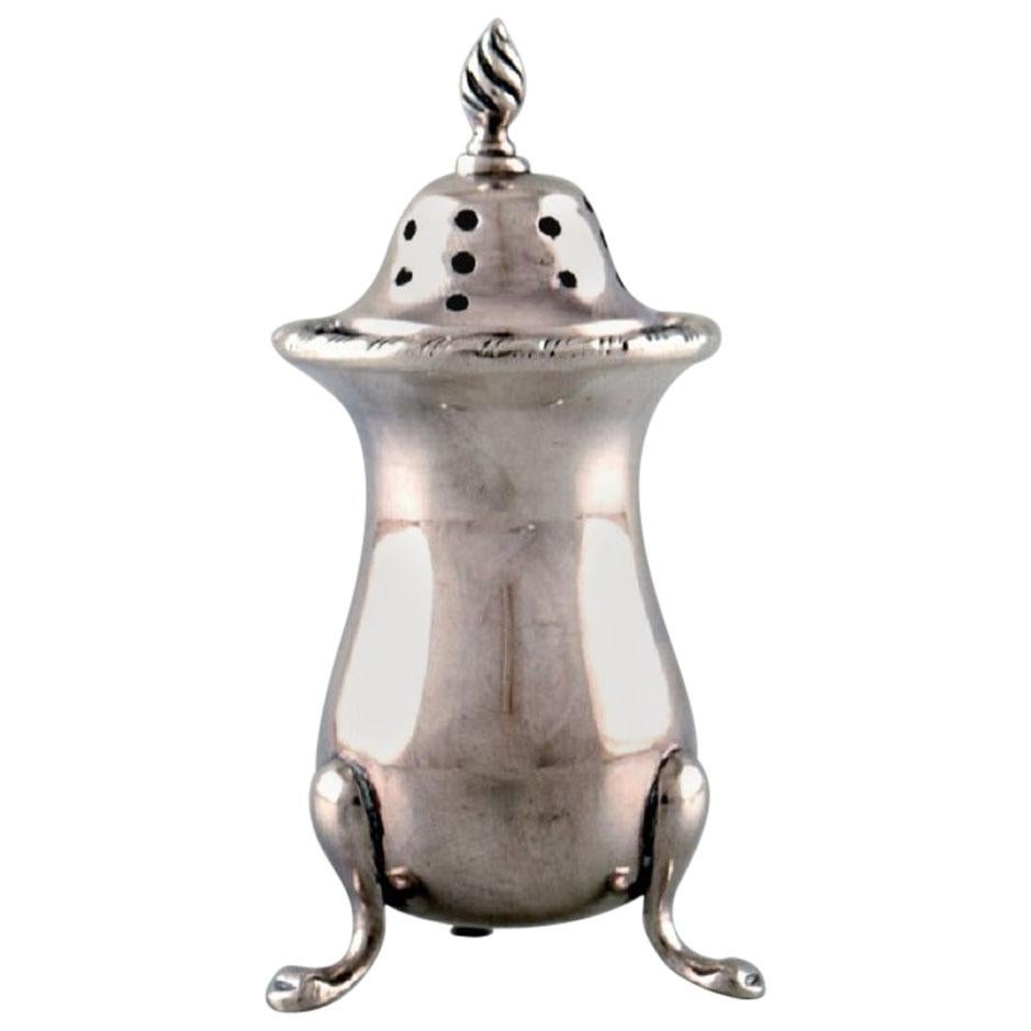 English Pepper Shaker in Silver, from Large Private Collection