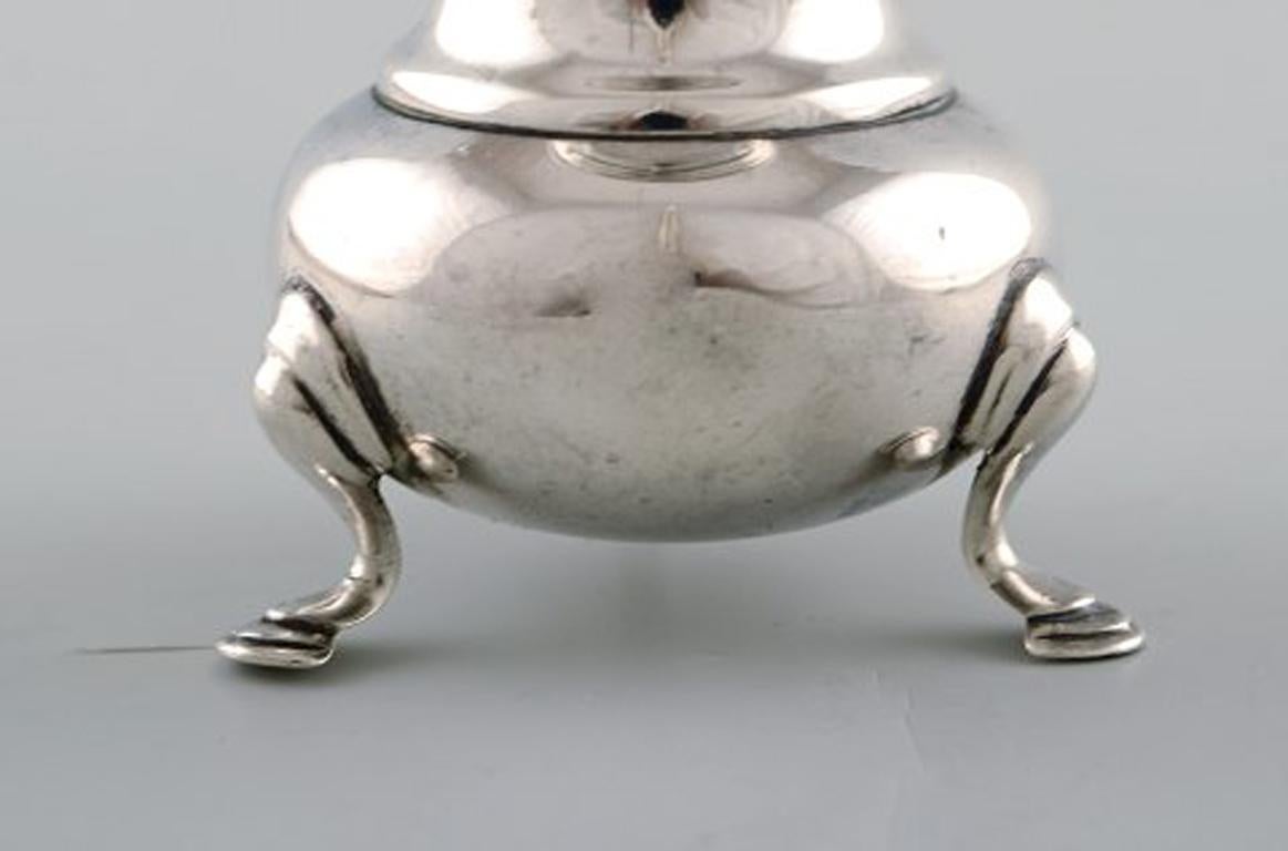 English Pepper Shaker in Silver, Late 19th Century In Good Condition For Sale In Copenhagen, DK