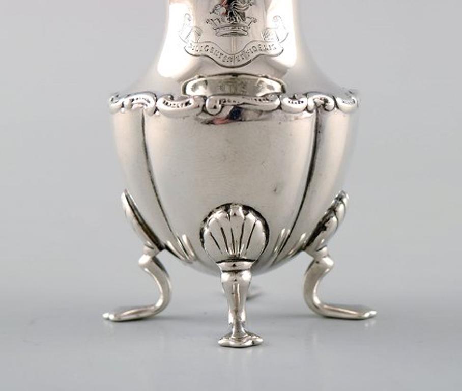 English Pepper Shaker in Silver, Late 19th Century For Sale 1
