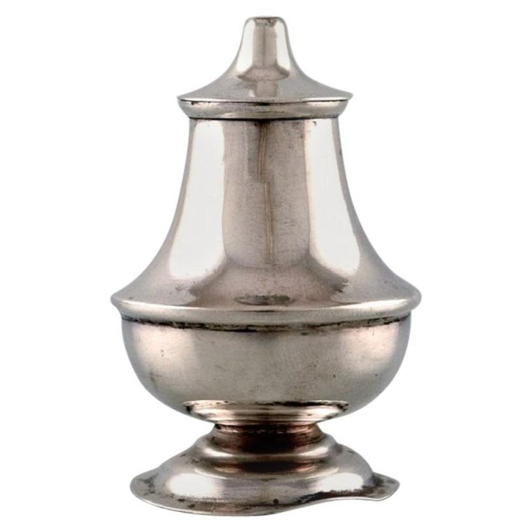 English Pepper Shaker in Silver. Late 19th Century from Large Private Collection For Sale
