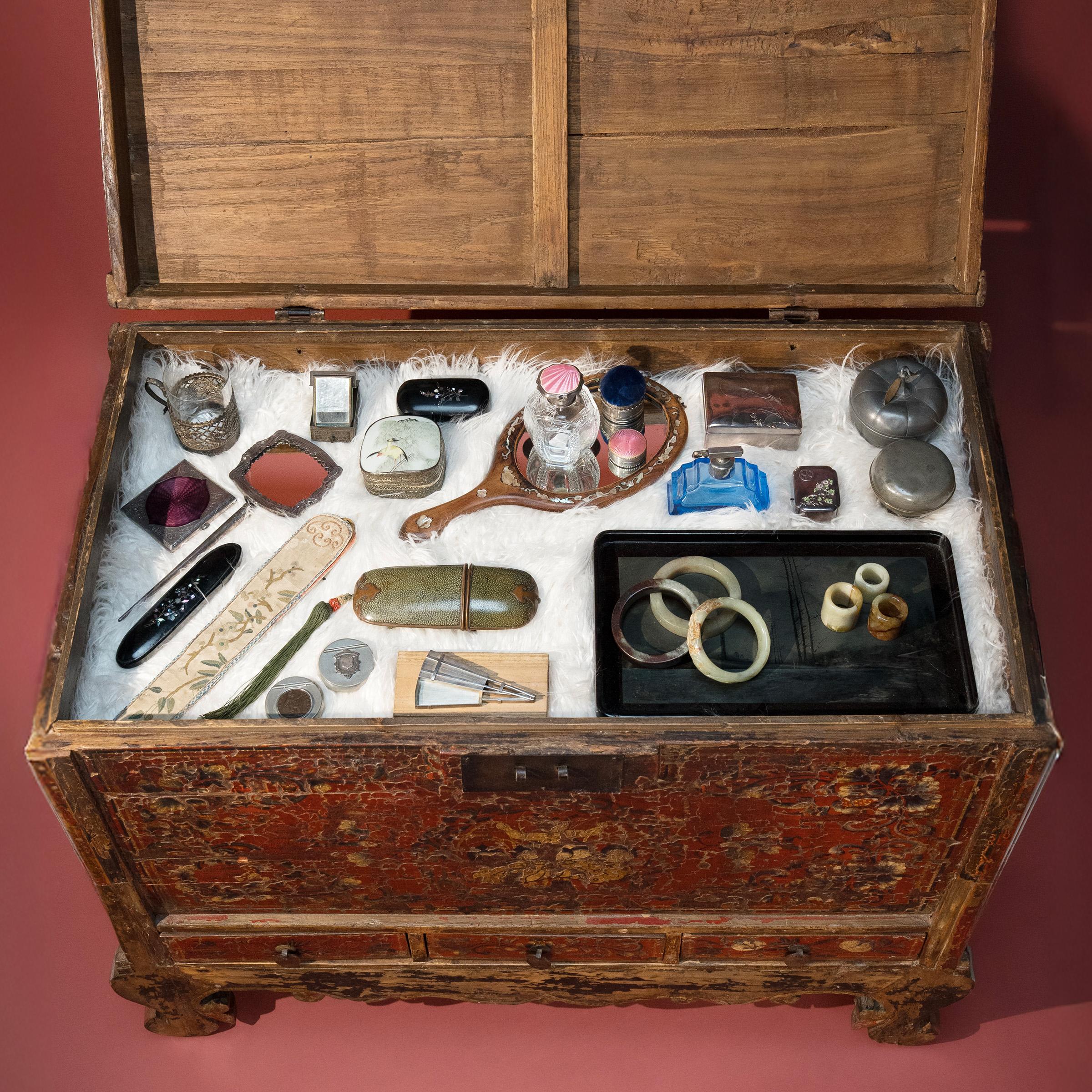 Petite boîte anglaise à incrustation de nacre, vers 1900 Bon état - En vente à Chicago, IL