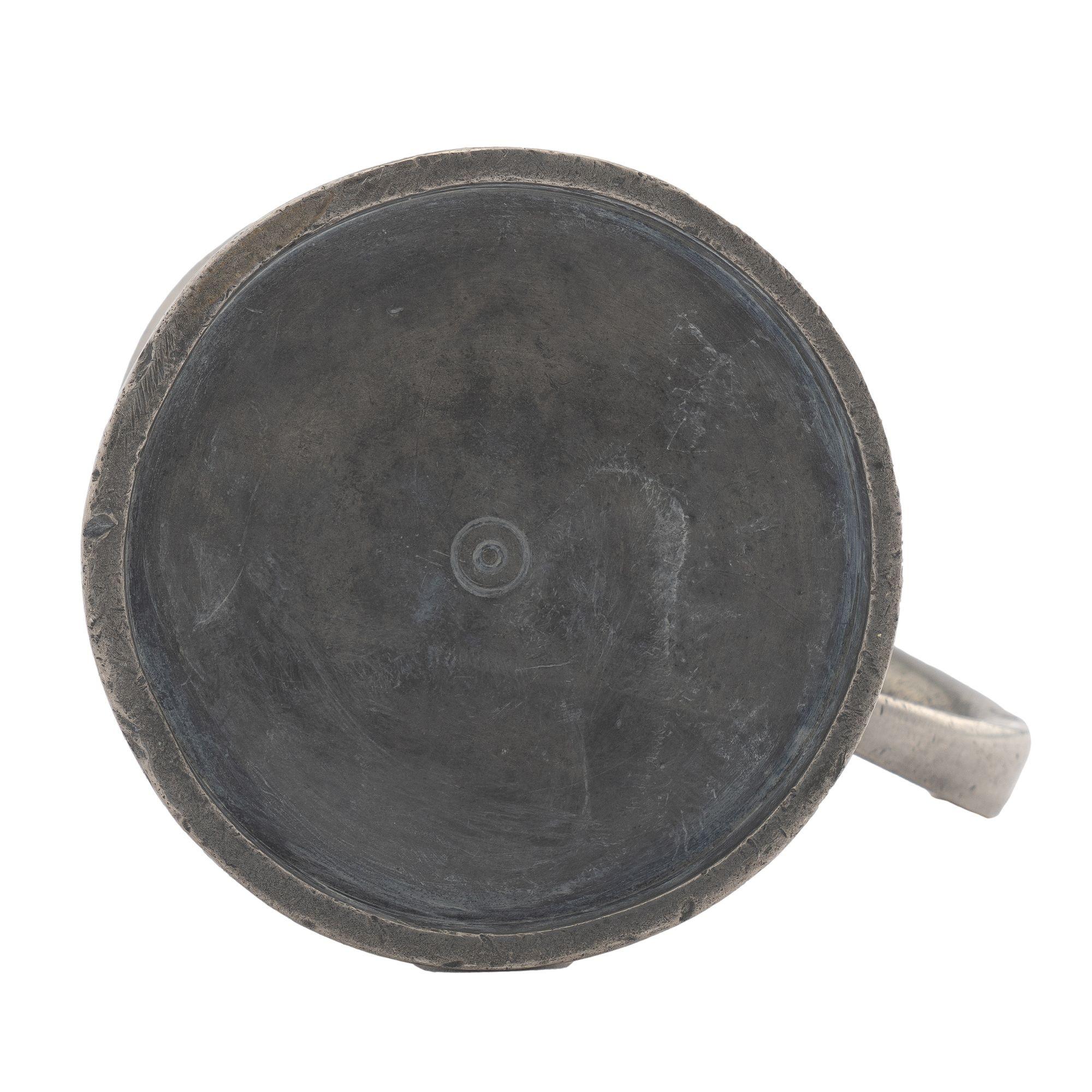 English pewter Half Pint mug, c. 1800's For Sale 7