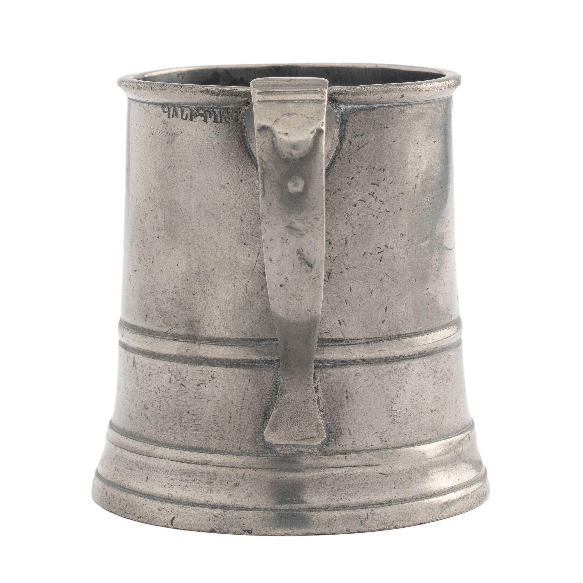 Englischer Half Pint-Becher aus Zinn, um 1800 im Zustand „Gut“ im Angebot in Kenilworth, IL
