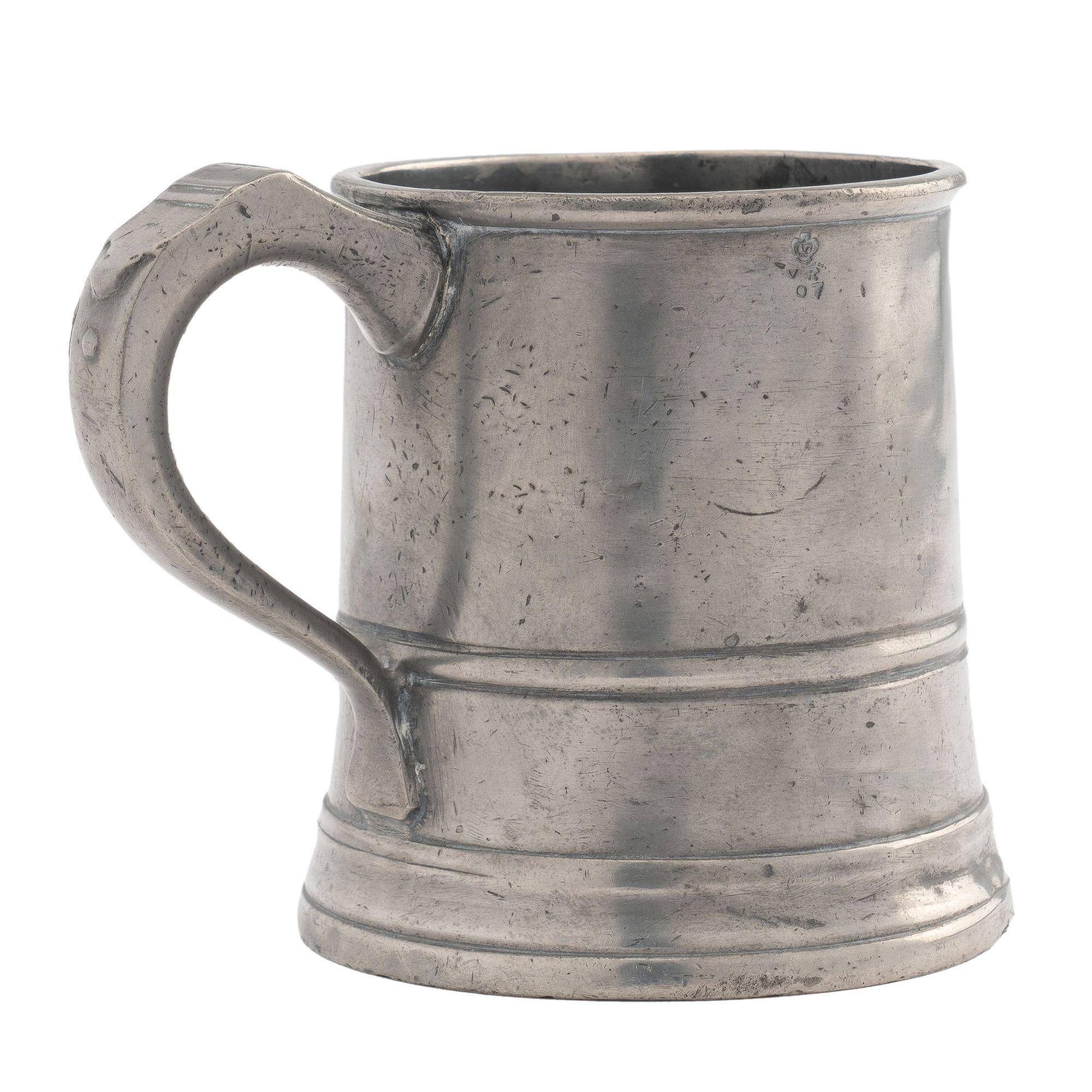 19th Century English pewter Half Pint mug, c. 1800's For Sale