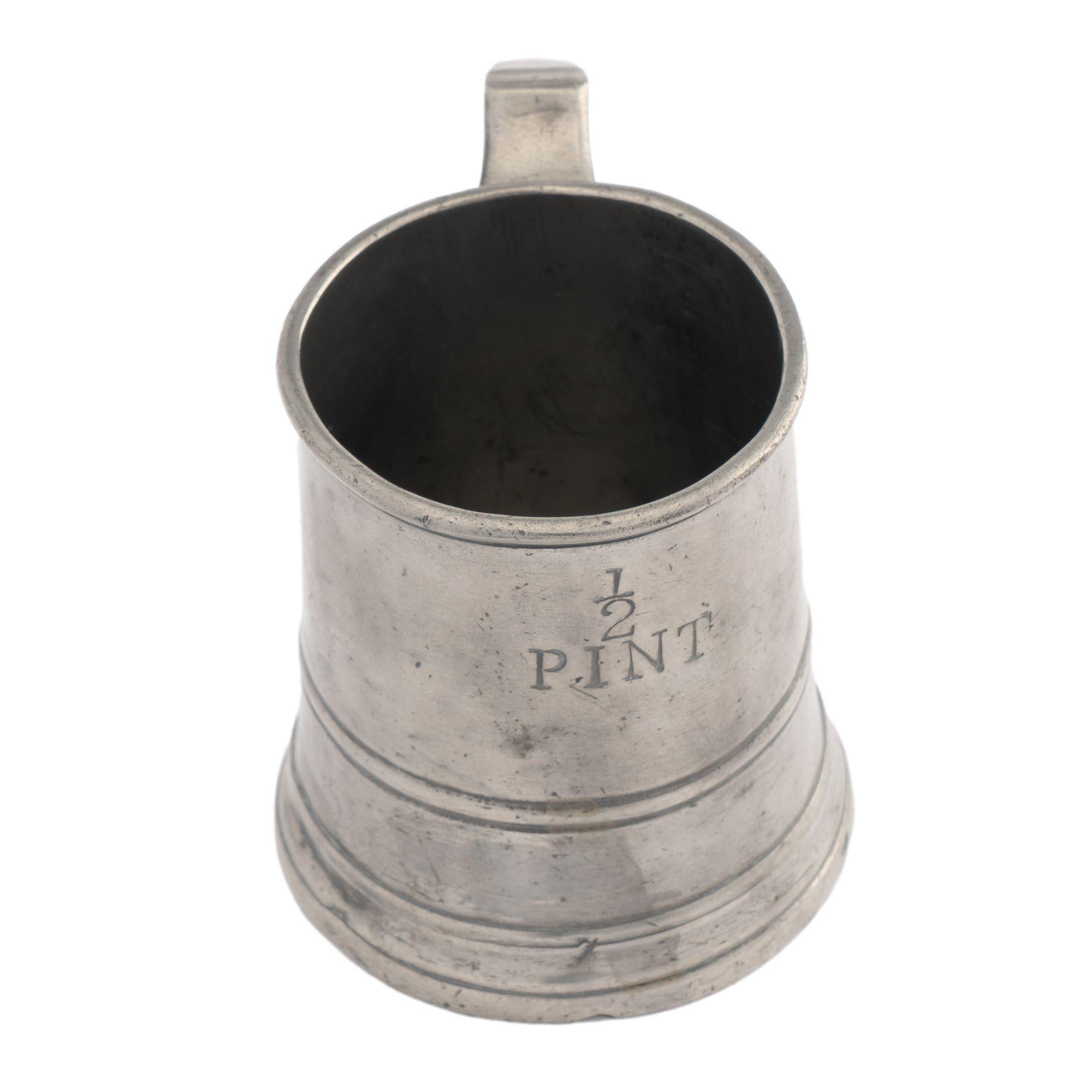 English pewter Half Pint mug, c. 1800's For Sale 3