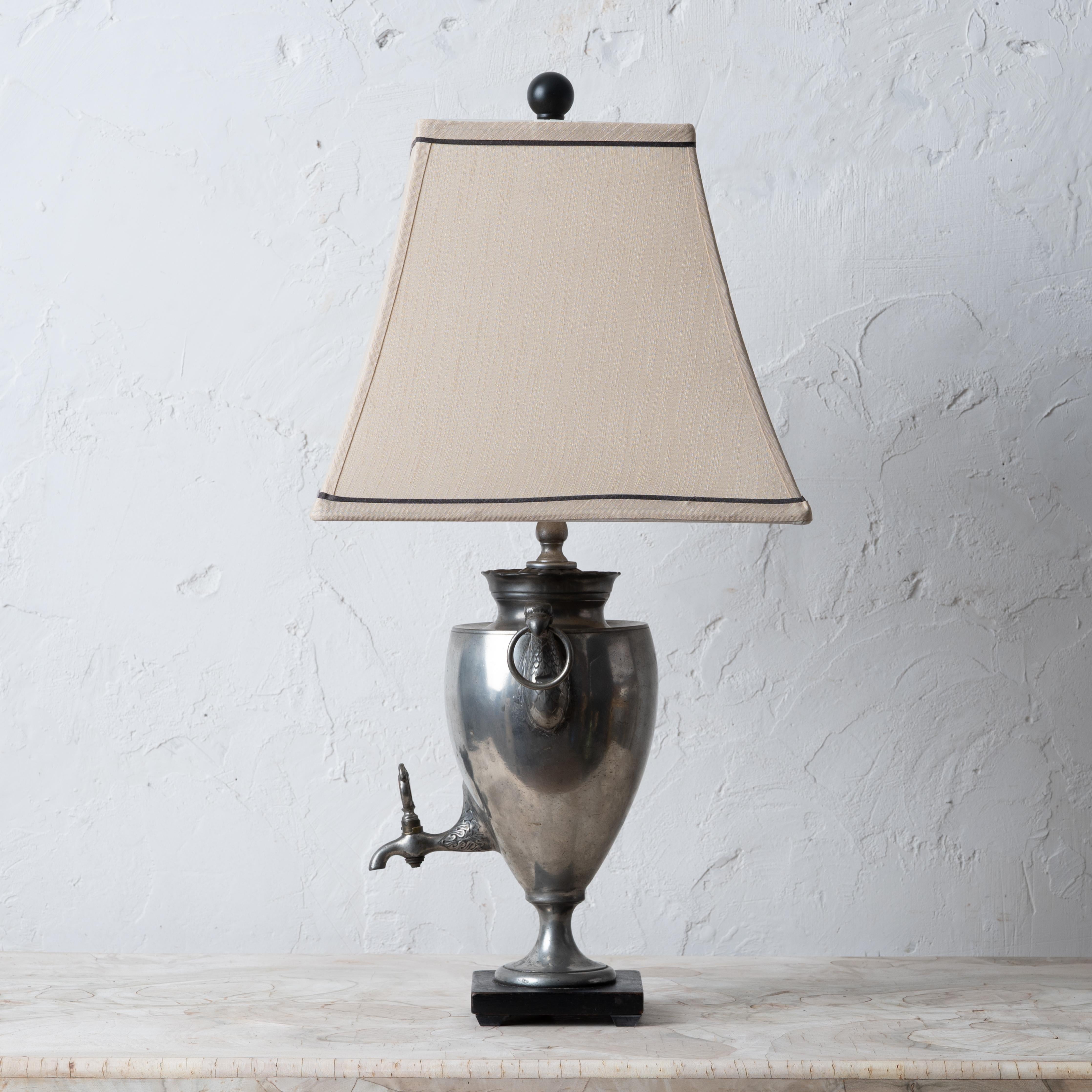 Englische Heißwasser-Urnenlampe aus Zinn, 19. Jahrhundert im Angebot 7