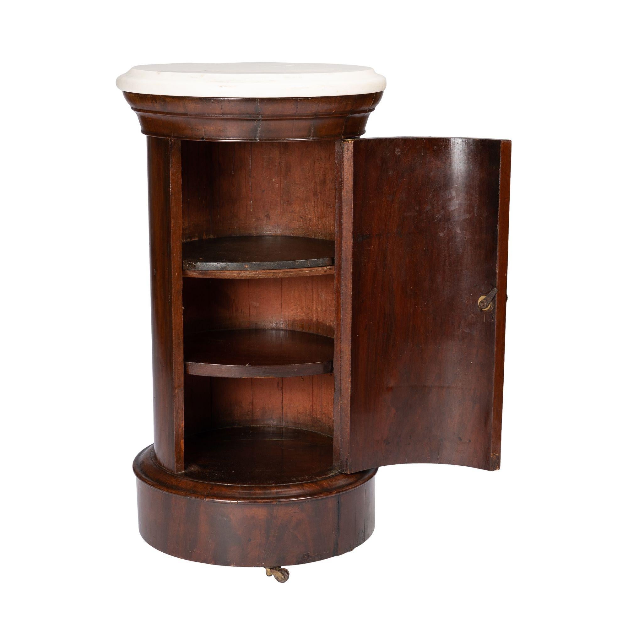 English Pillar Commode with Marble Top, 1820 For Sale 1