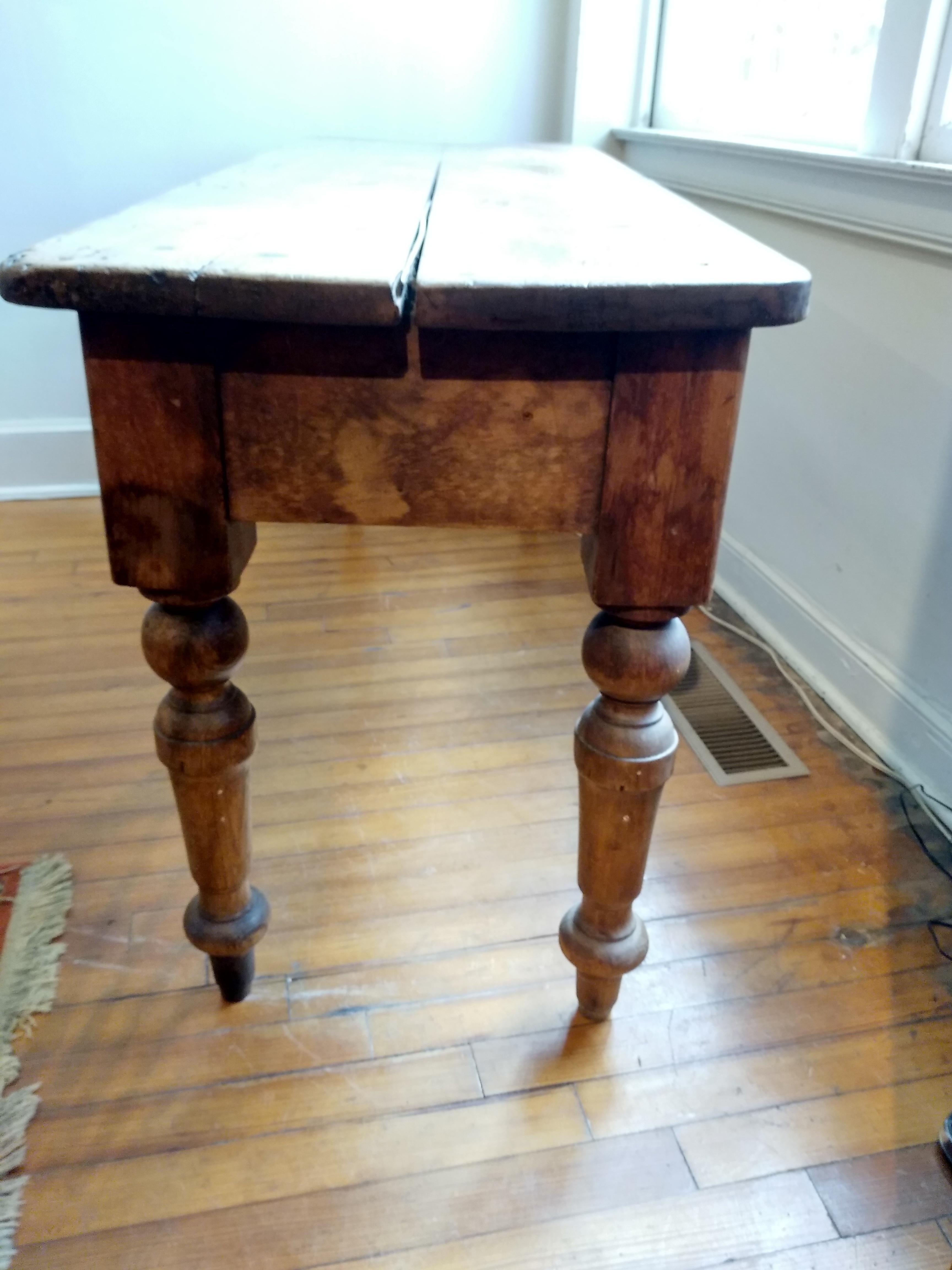 English Pine 1840 Rustic Serving Table with Original Glass Knobs 1