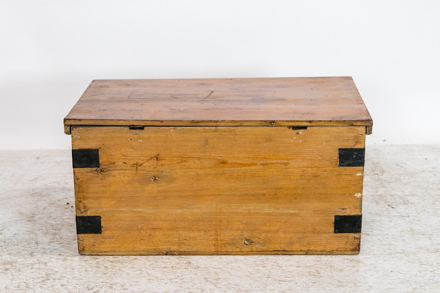 English Pine Box/Blanket Chest For Sale 4