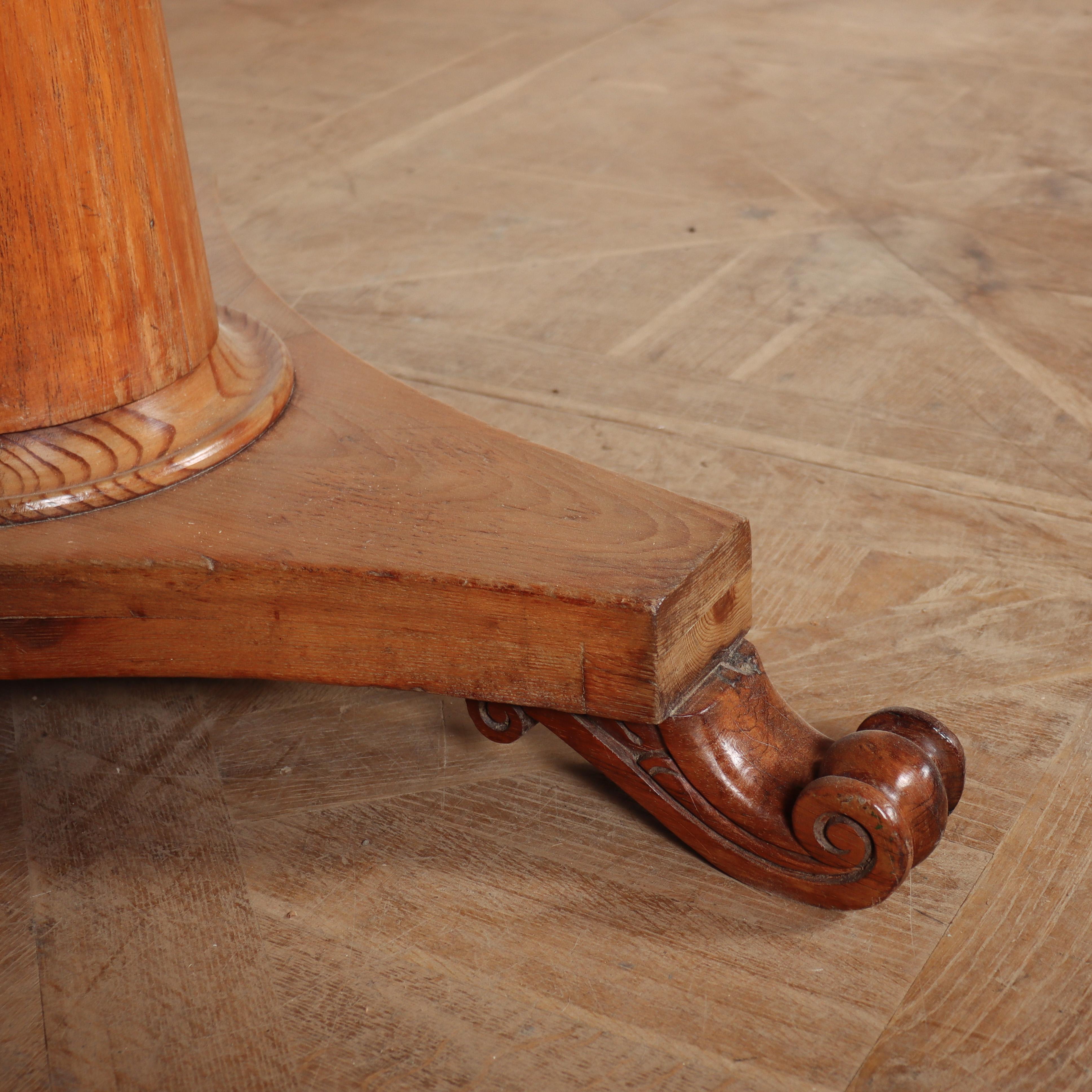 English Pine Breakfast Table In Good Condition In Leamington Spa, Warwickshire