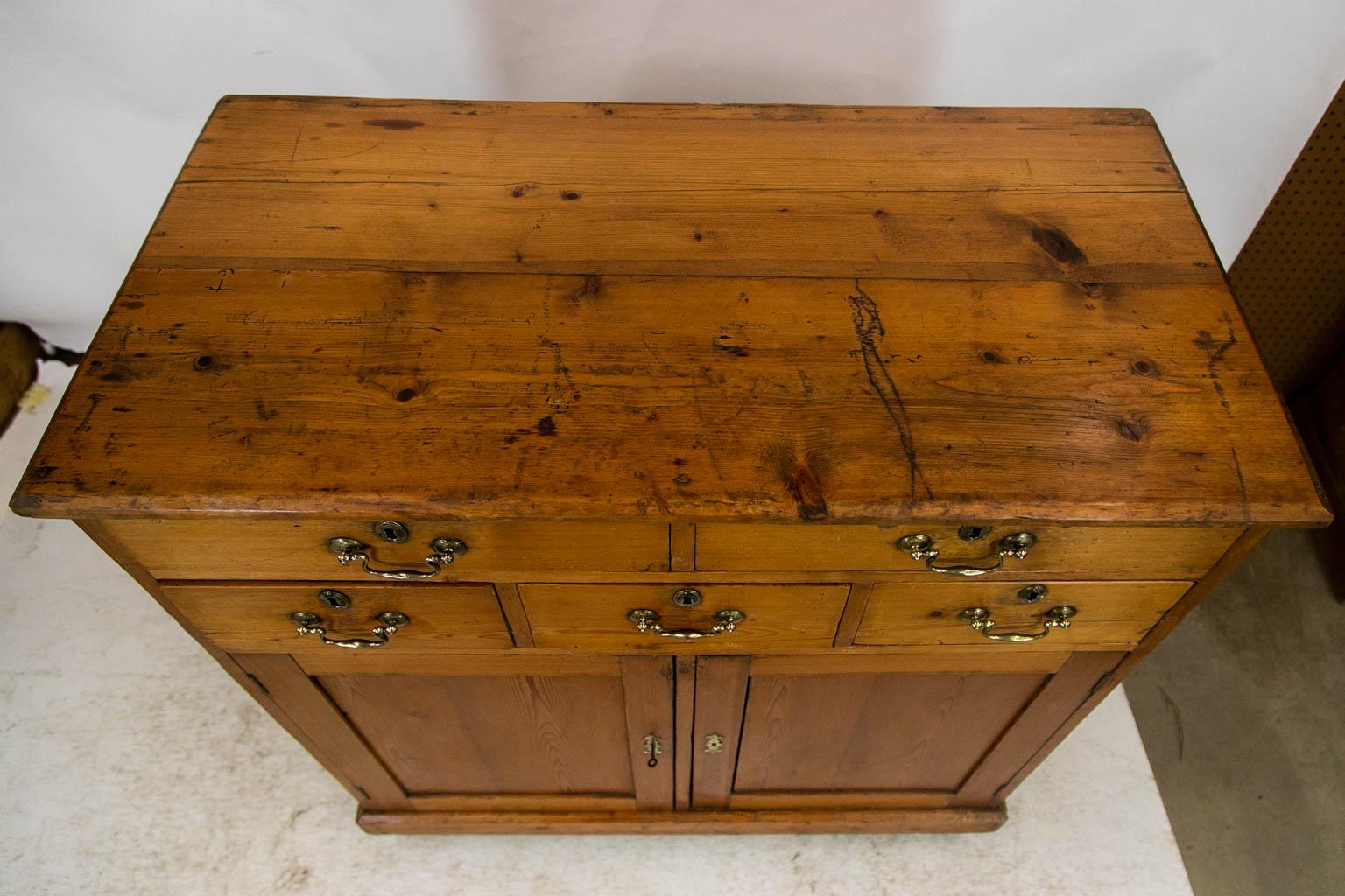 Inglese Credenza a buffet in pino inglese in vendita