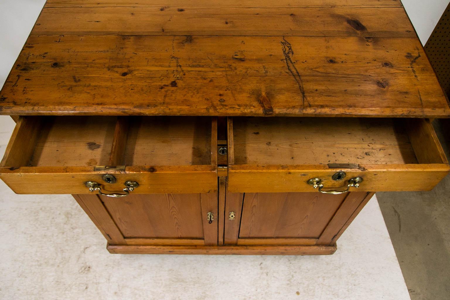 Early 19th Century English Pine Buffet Cupboard For Sale