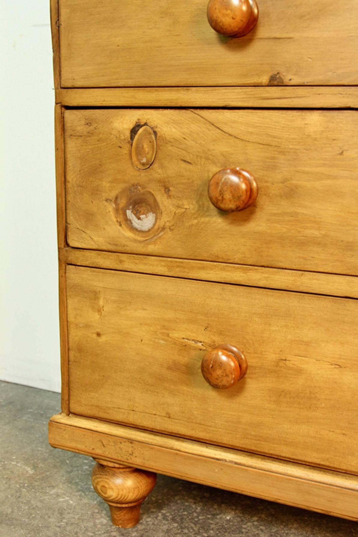 English Pine Chest of Drawers, circa 1880 In Good Condition In Bridport, CT