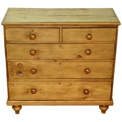 Commode en pin anglais, vers 1880