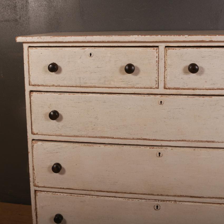 Early 19th century English painted chest of drawers, 1820.



Dimensions:
42 inches (107 cms) wide
21 inches (53 cms) deep
39 inches (99 cms) high.