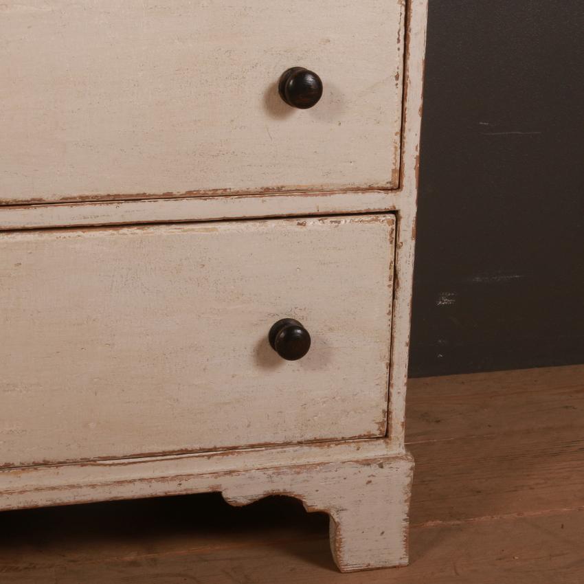 Georgian English Pine Chest of Drawers