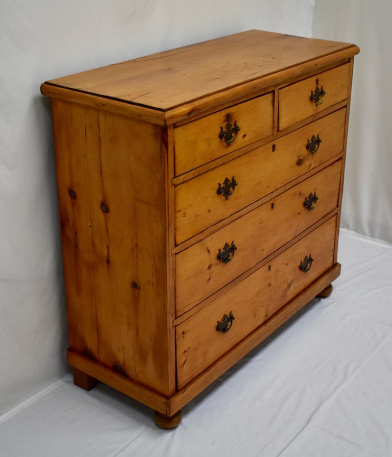 English Pine Chest of Drawers at 1stDibs