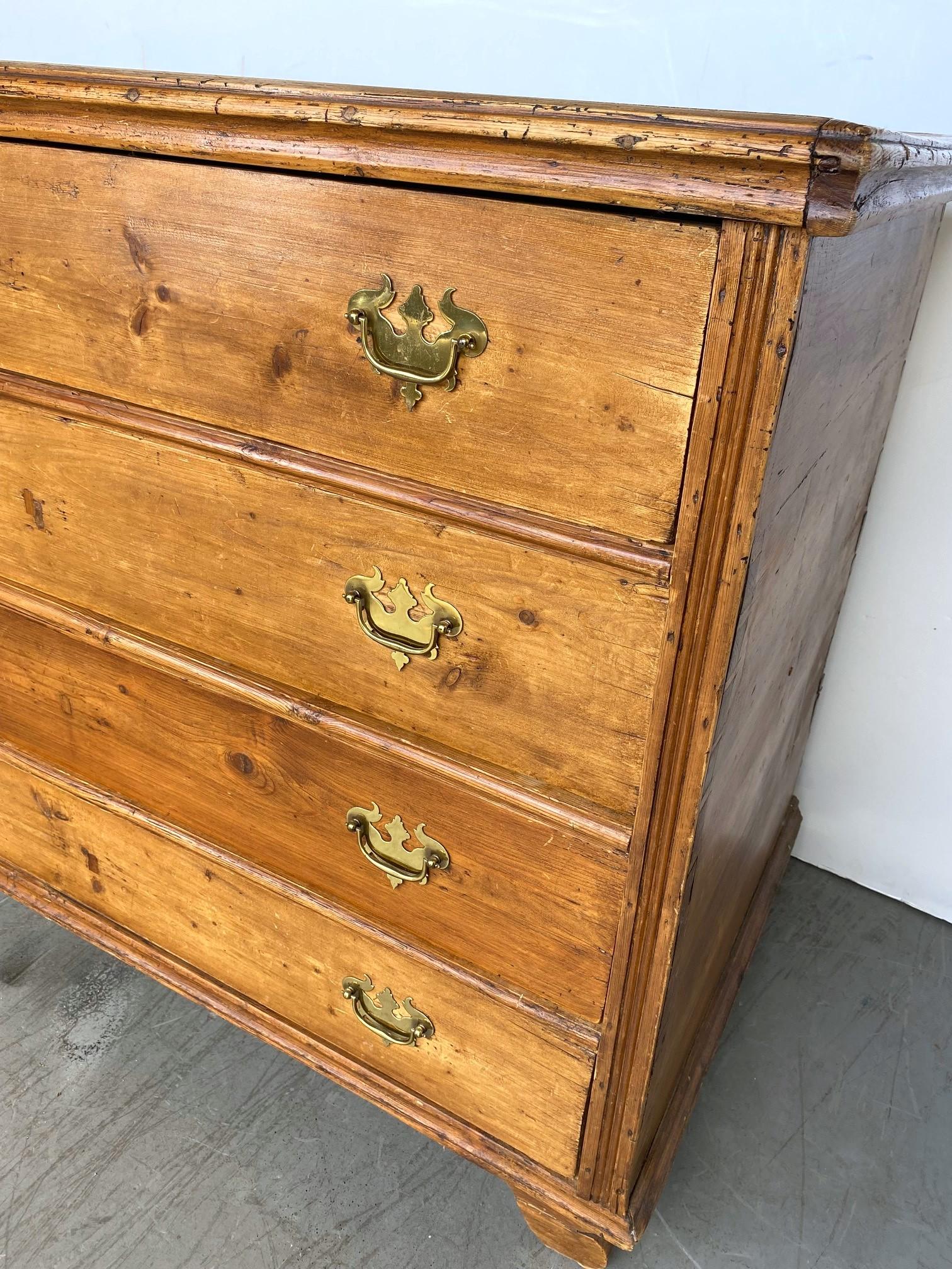 English Pine Commode In Good Condition For Sale In Pomona, CA